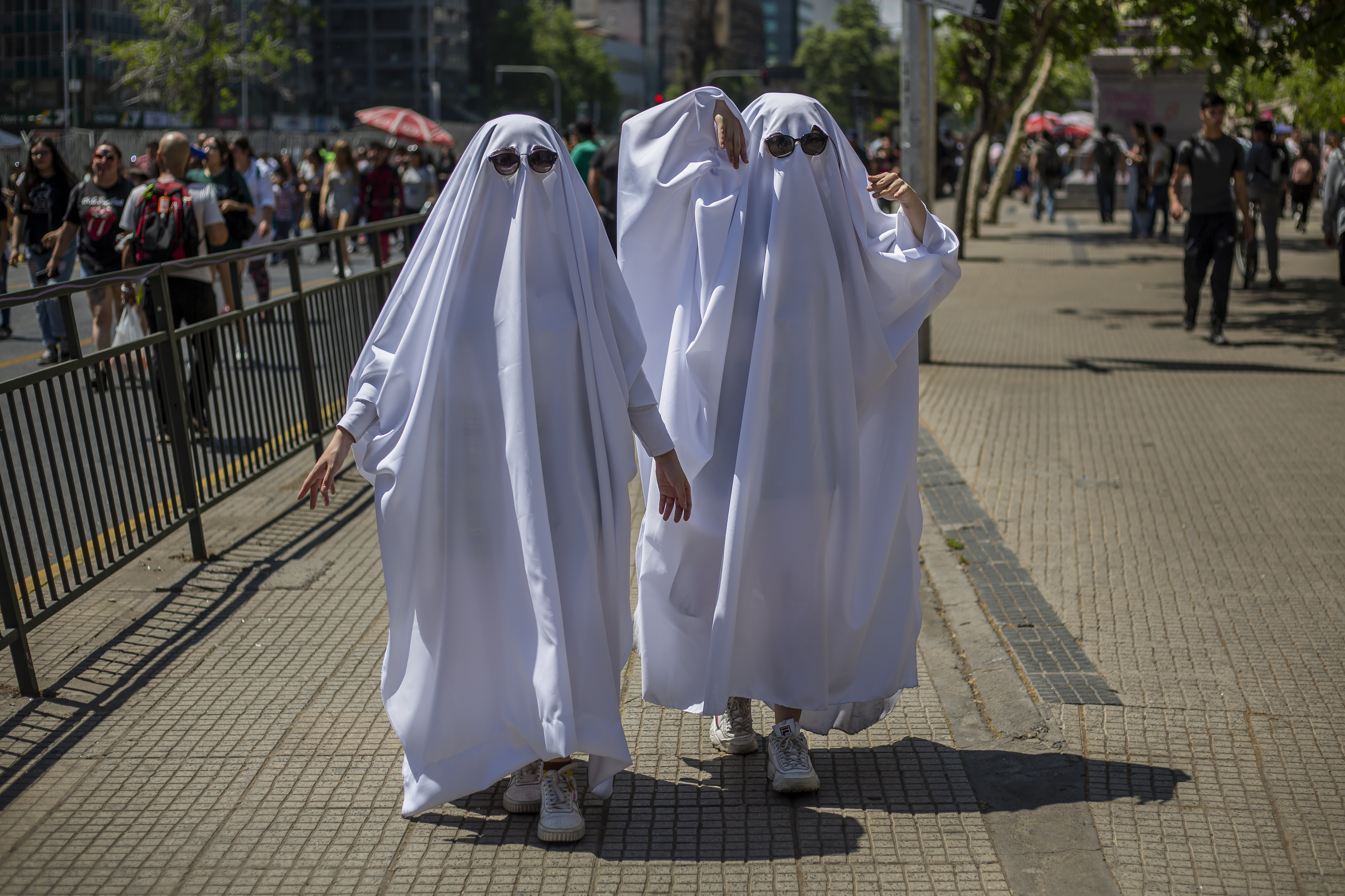 Guerrero: Ghosting toxic partners, politicians - Los Angeles Times - Vimarsana News