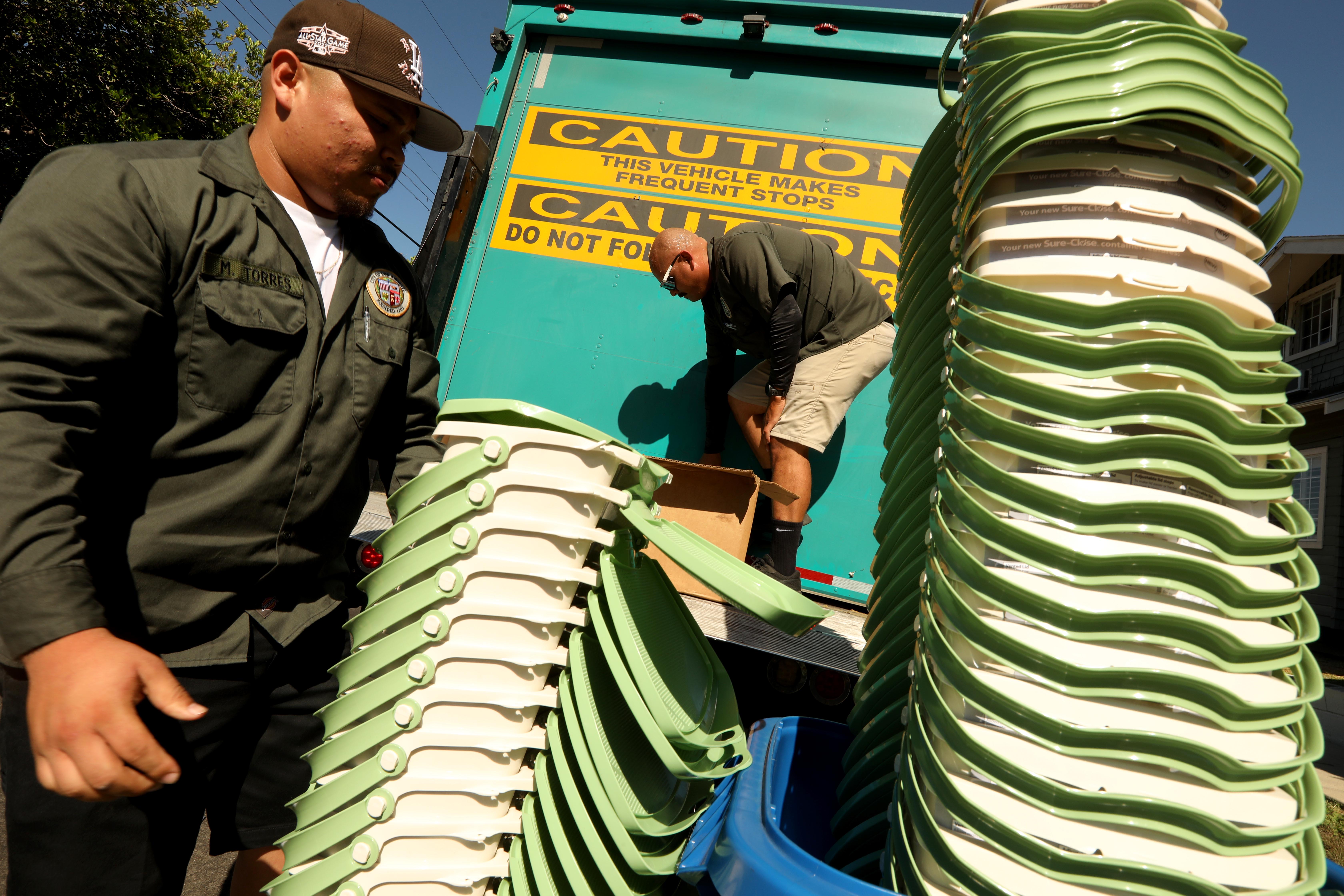 Under mandate, Los Angeles rolls out food waste composting - Vimarsana News