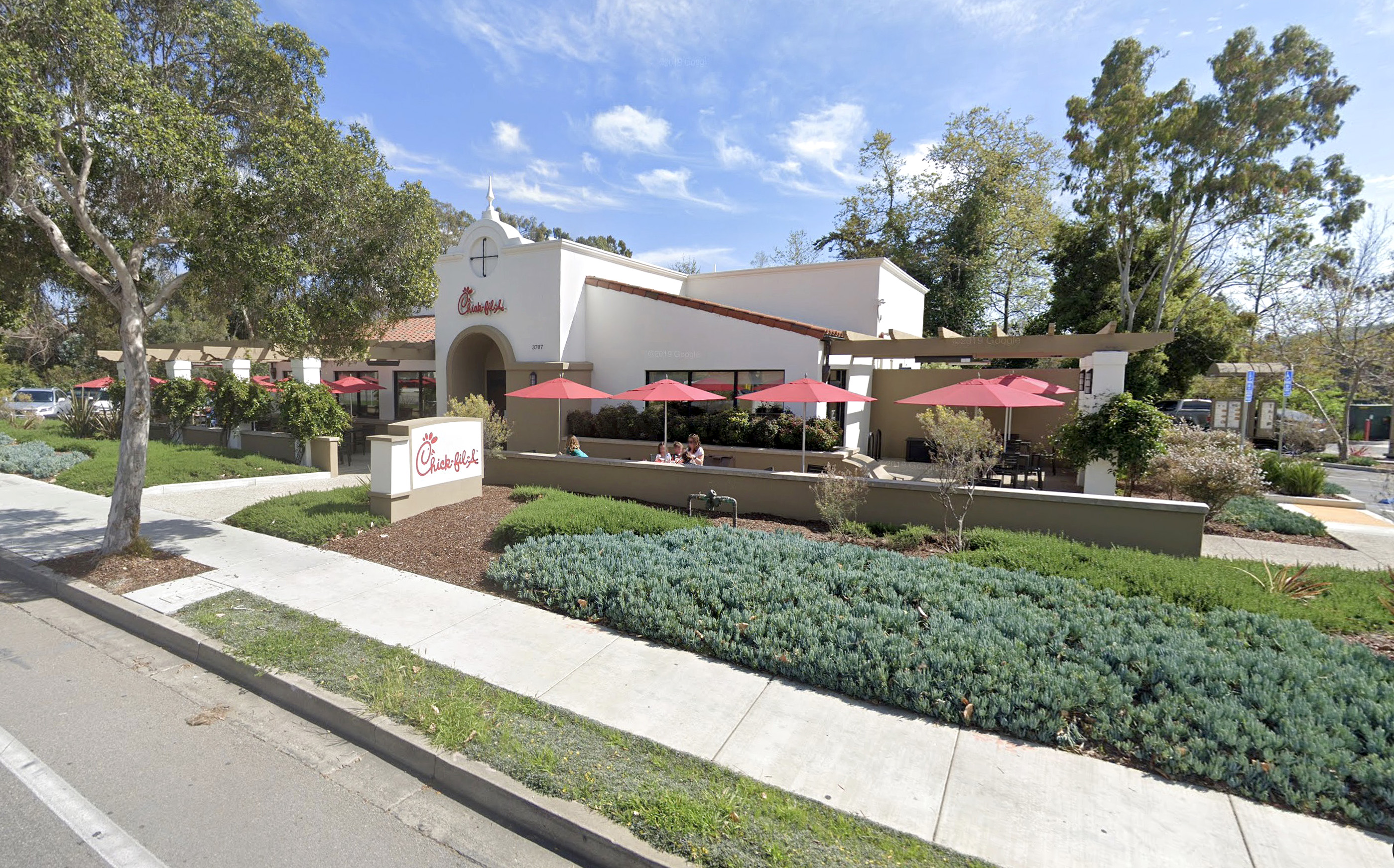 Chick-fil-A drive-thru backlash isn't new in California - Vimarsana News