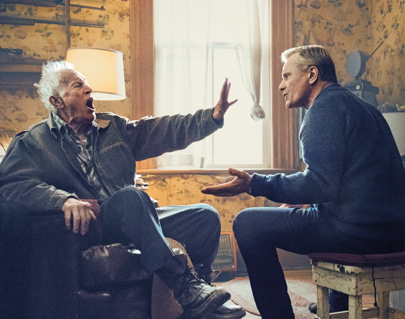 'Falling' review: Viggo Mortensen's feature directing debut - Vimarsana News
