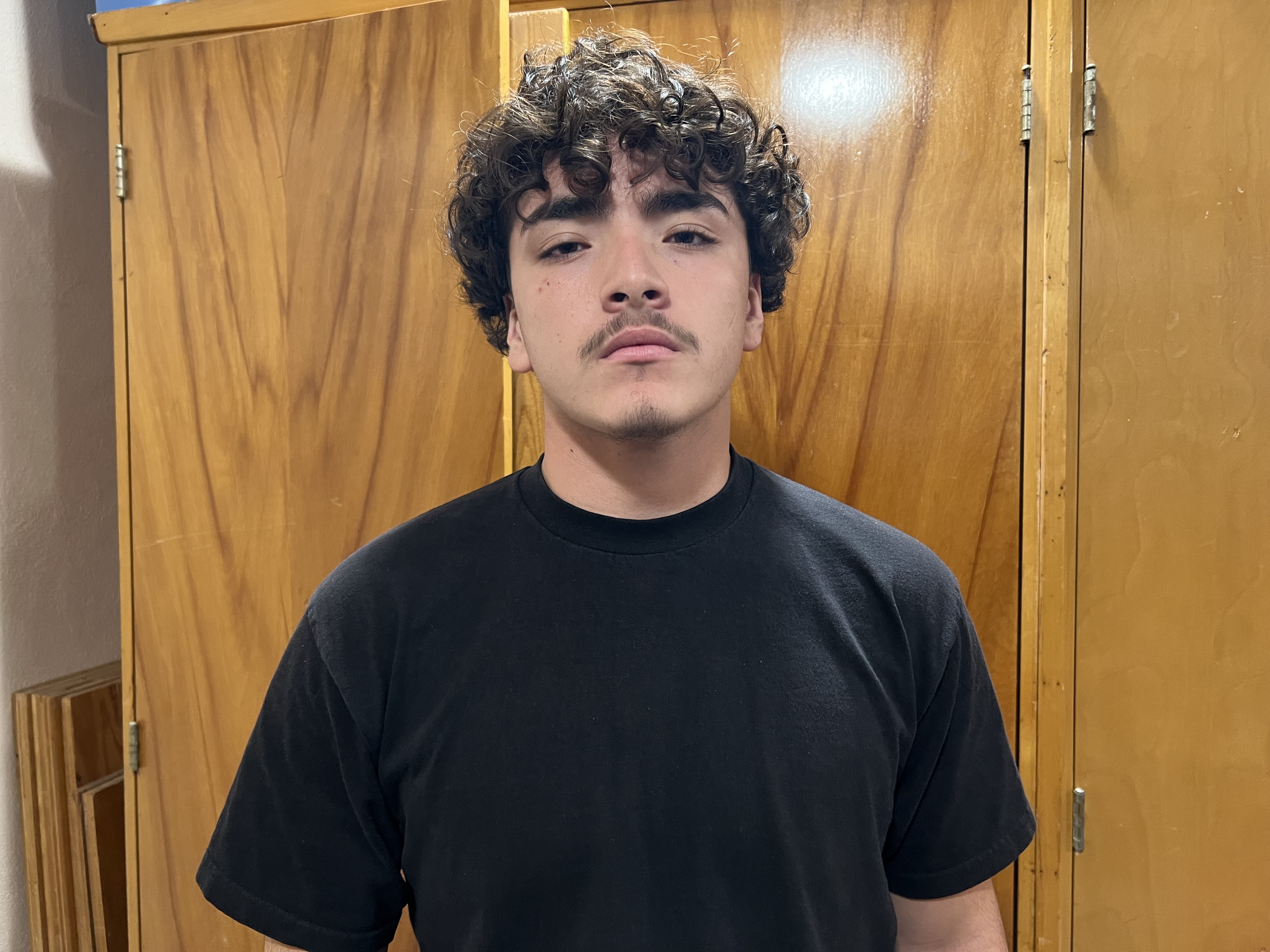 Hollywood High's Steven Leon uses football to honor brother - Vimarsana News