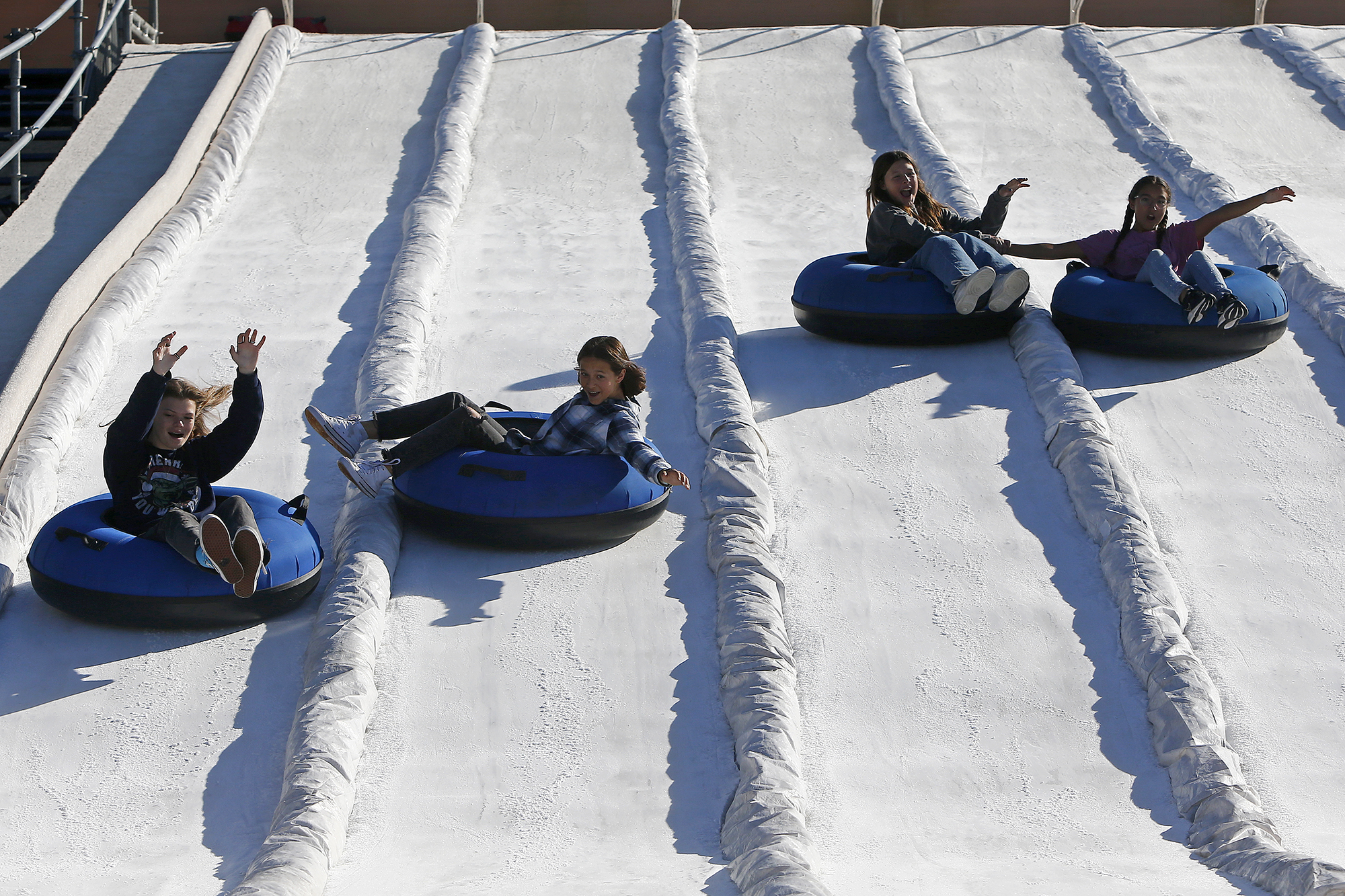 Winter Fest O.C. returns to the fairgrounds in Costa Mesa after 2 years of drive-through events - Vimarsana News