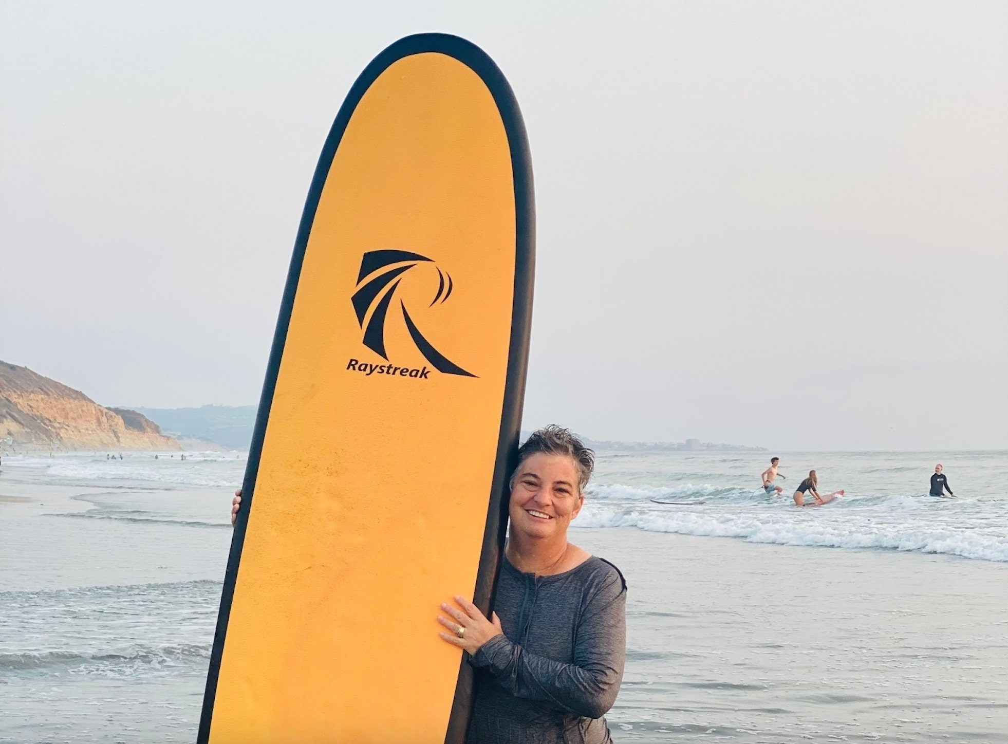 Carmel Valley therapist helps lead surf therapy sessions - Vimarsana News