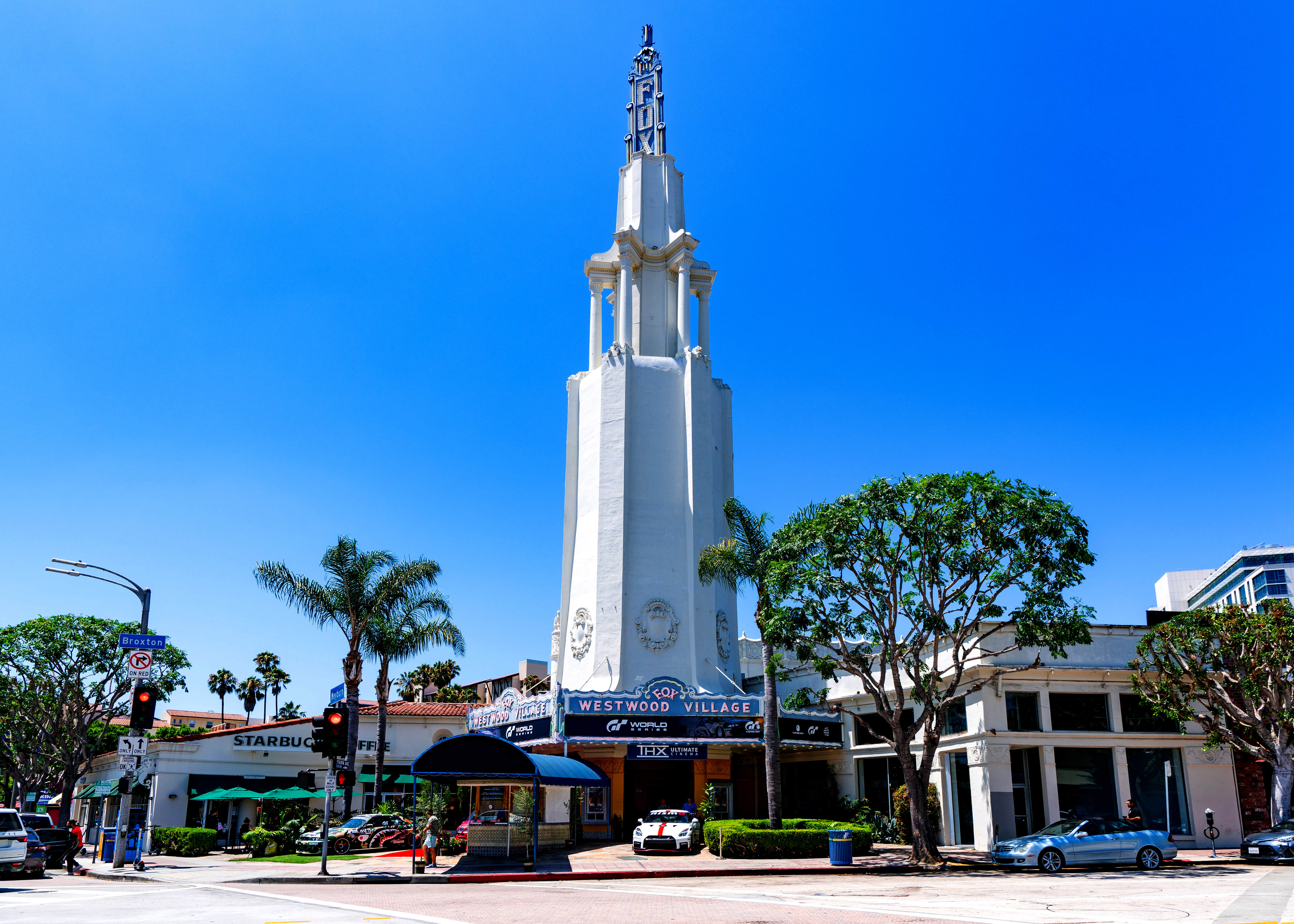 Любимые исторические кинотеатры Westwood Village и Bruin закроются на этой неделе