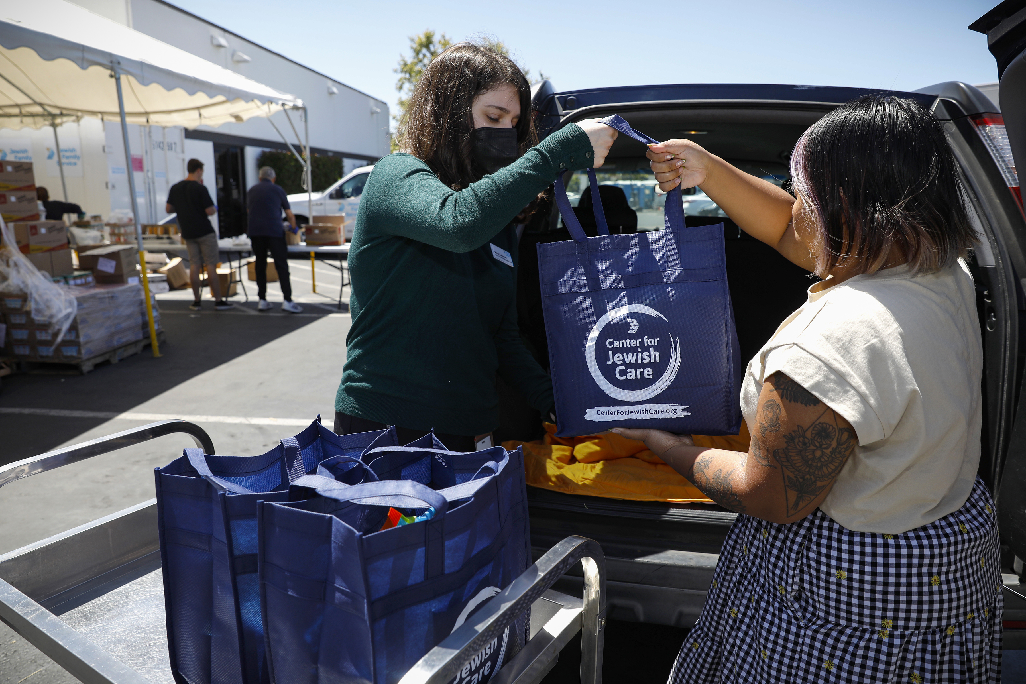 'Chag Sameach': Hundreds of Passover meals delivered to senior San Diegans for the holiday - Vimarsana News
