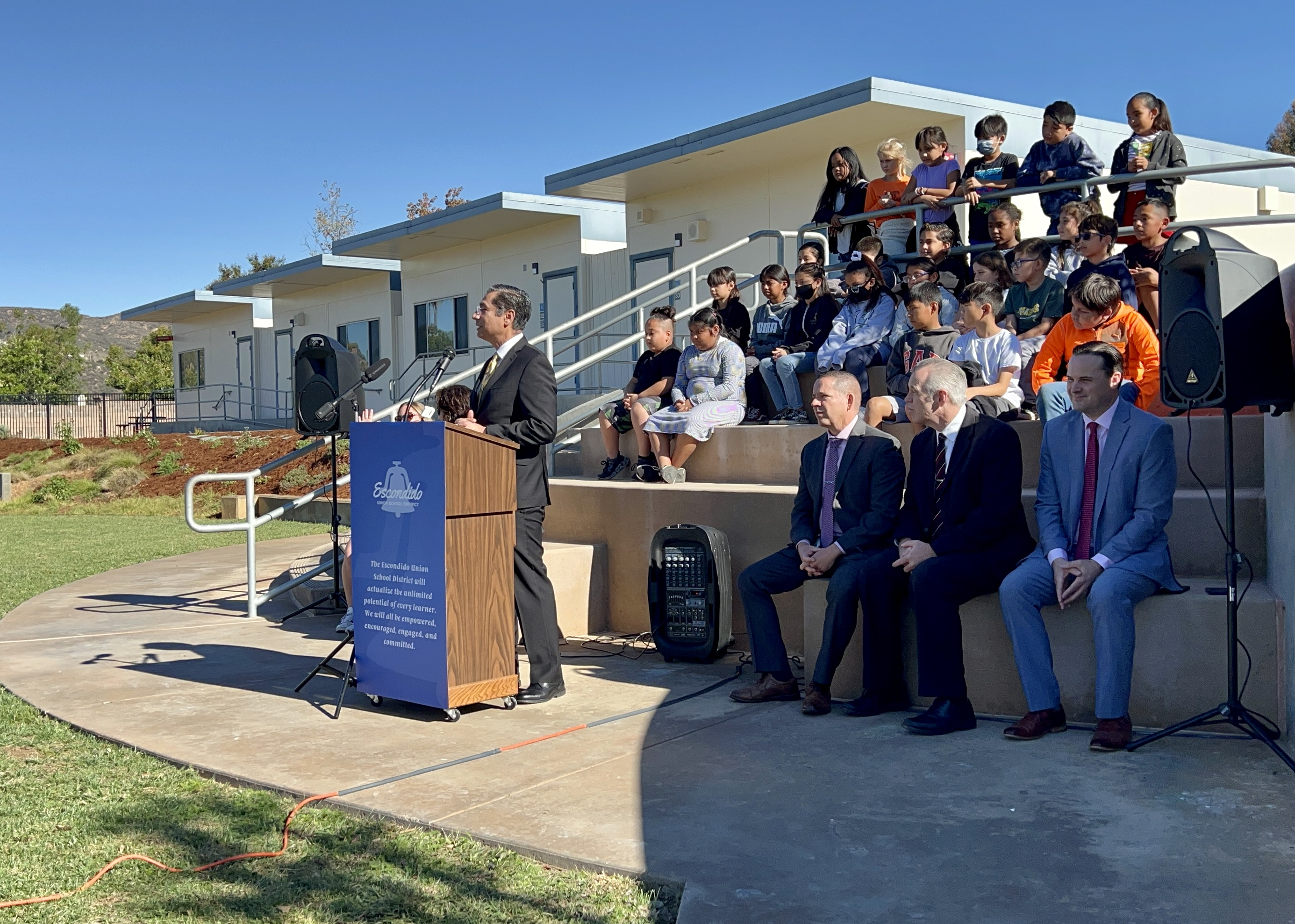 MacKenzie Scott donates $16 million to Escondido school district - Vimarsana News