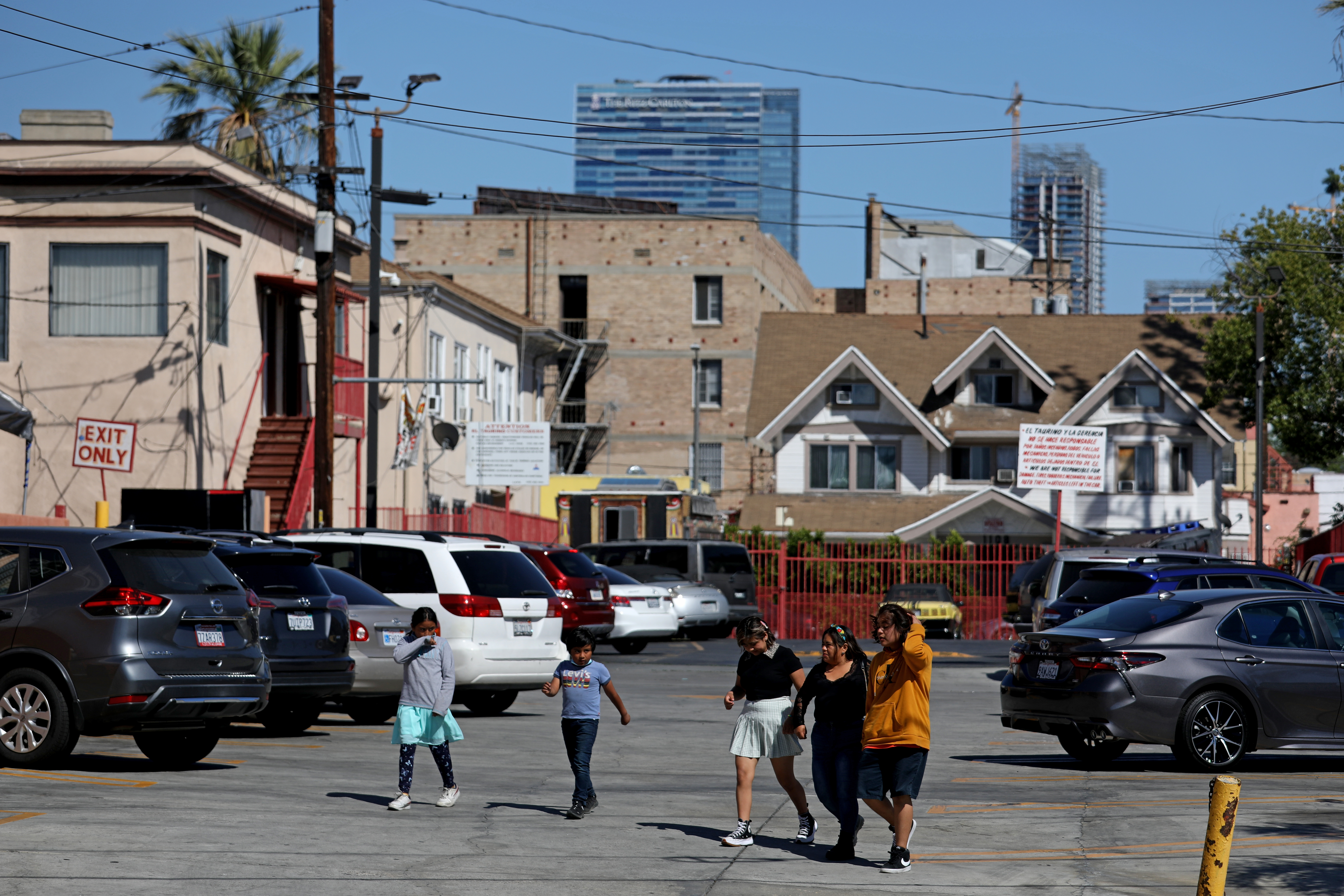 Why it's so hard to fix housing overcrowding in Los Angeles - Vimarsana News