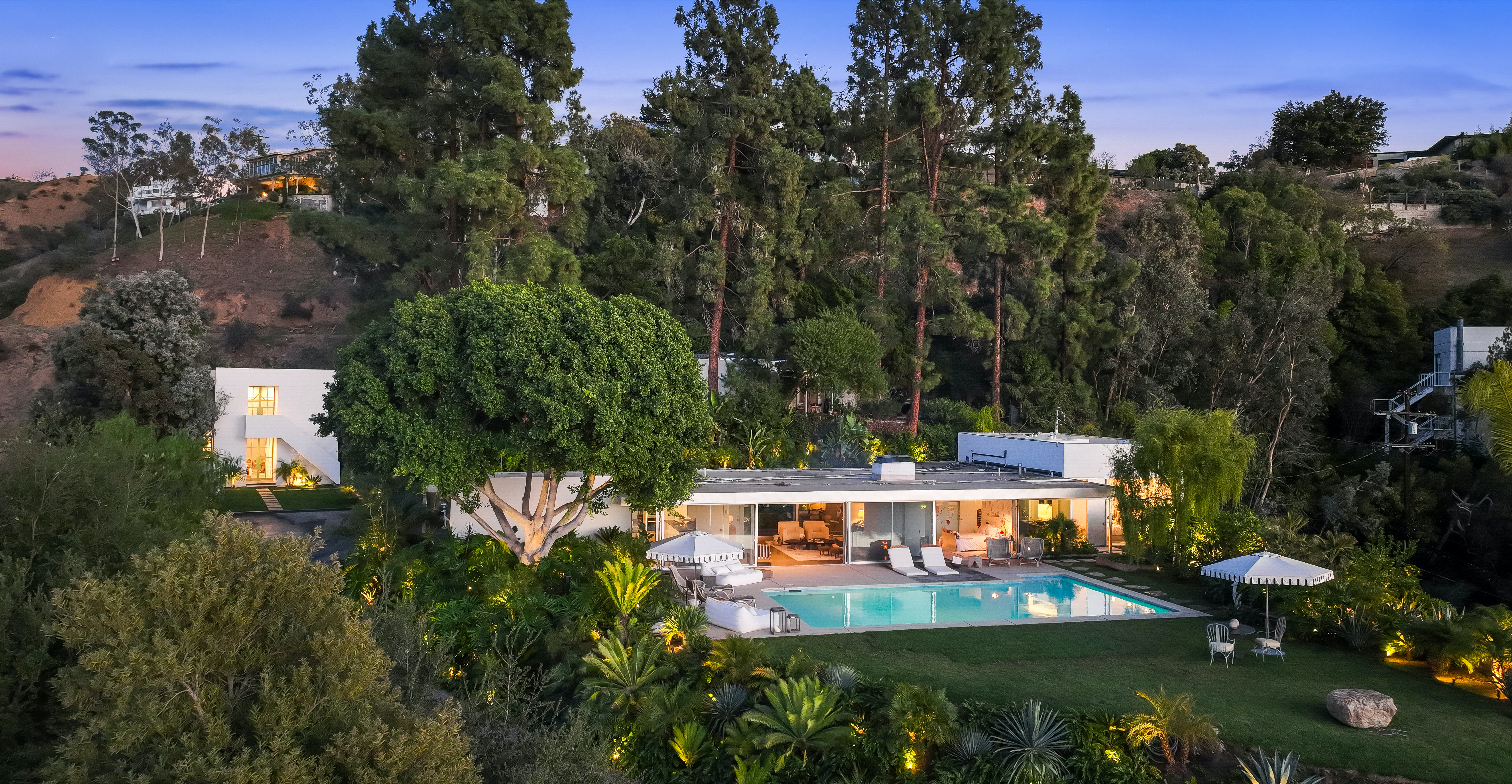 Richard Neutra's Loring House, a boxcar-style gem, asks $8 million - Vimarsana News