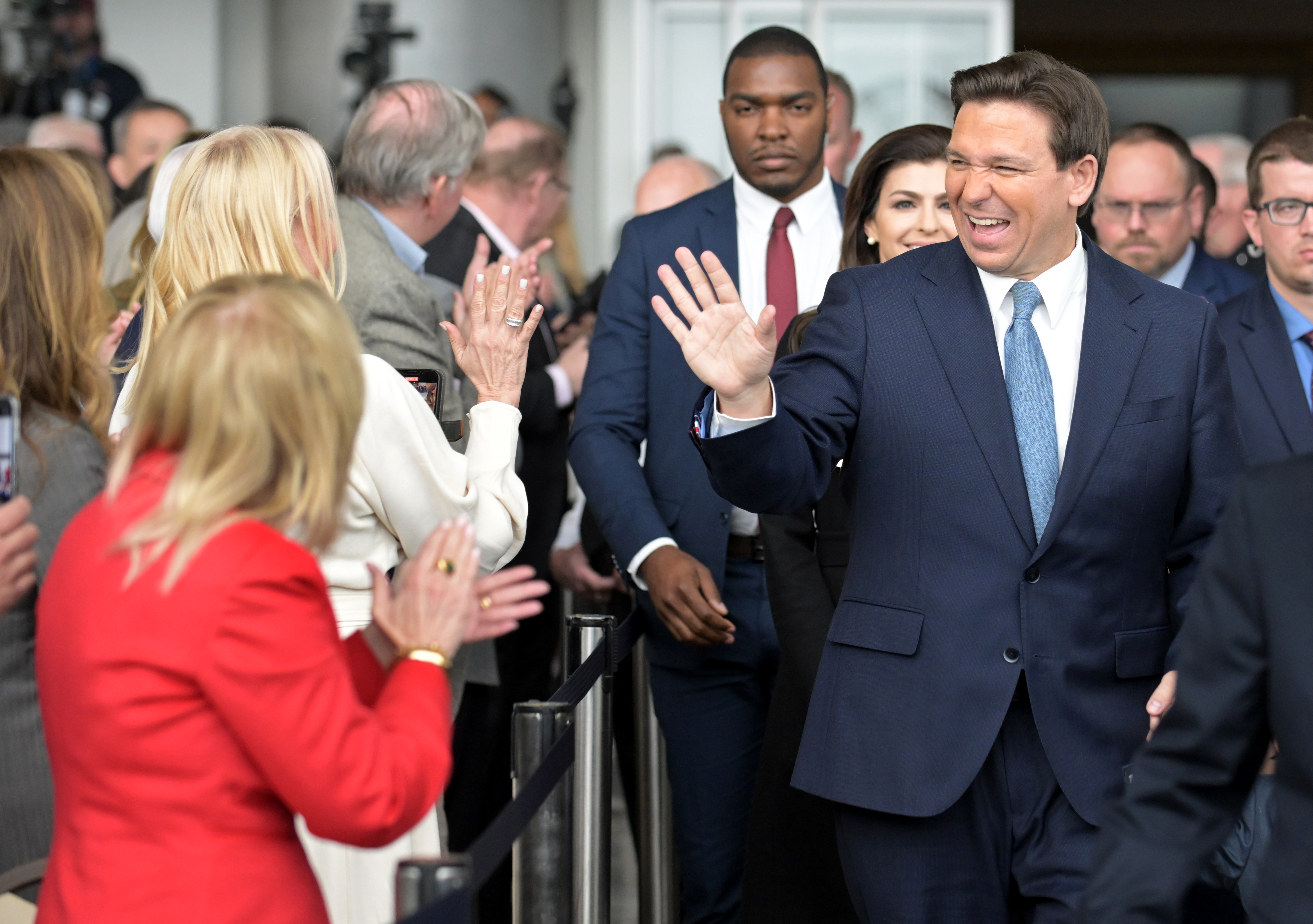 Ron DeSantis' Ukraine comments tease 2024 run, expose a divided GOP - Vimarsana News