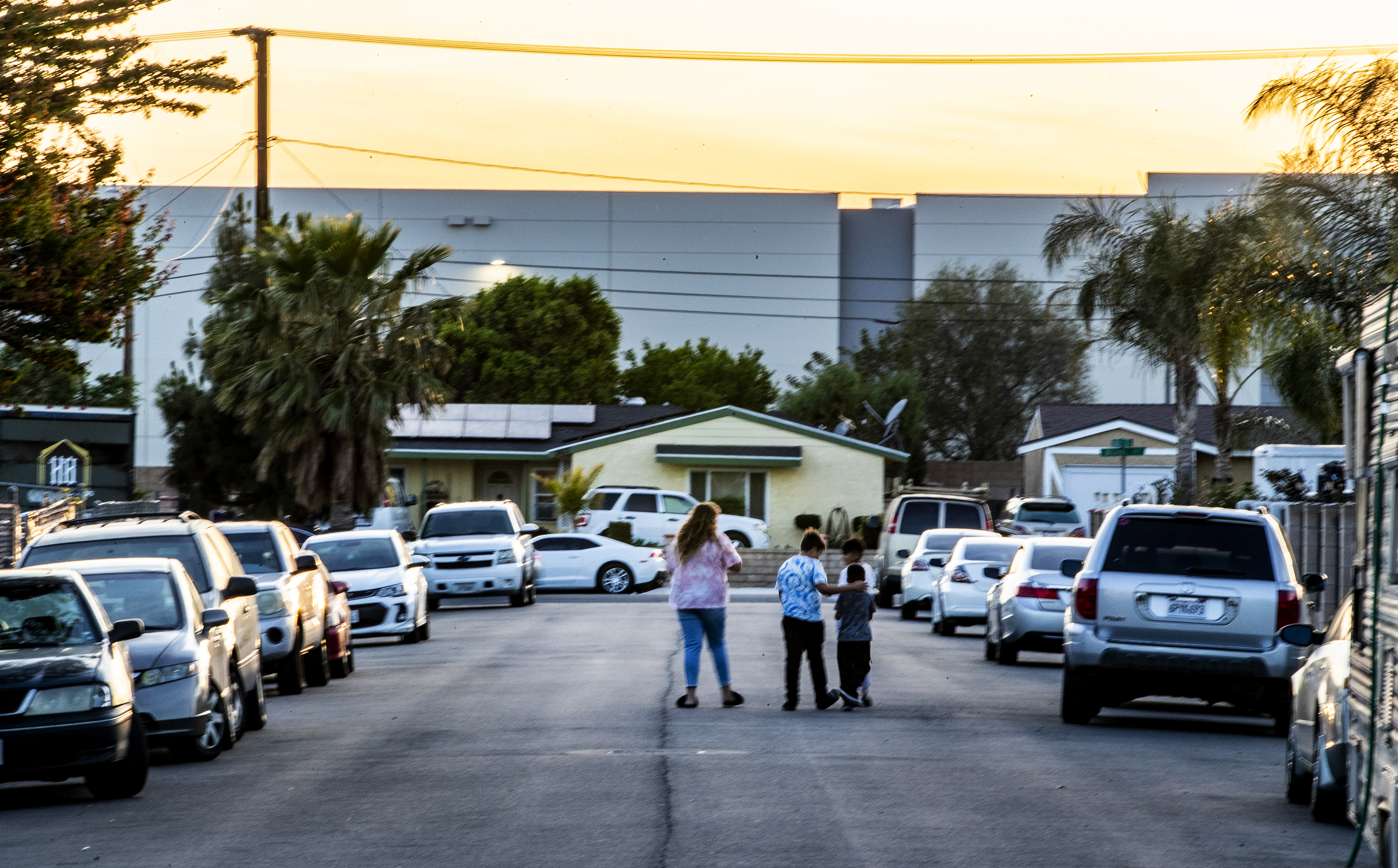 Southern California air board OKs warehouse pollution rules - Vimarsana News
