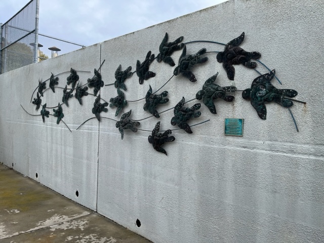 La Jolla News Nuggets: Plaque honors artist; electric vehicle batteries; high-rise housing; Tom Hom; more - Vimarsana News