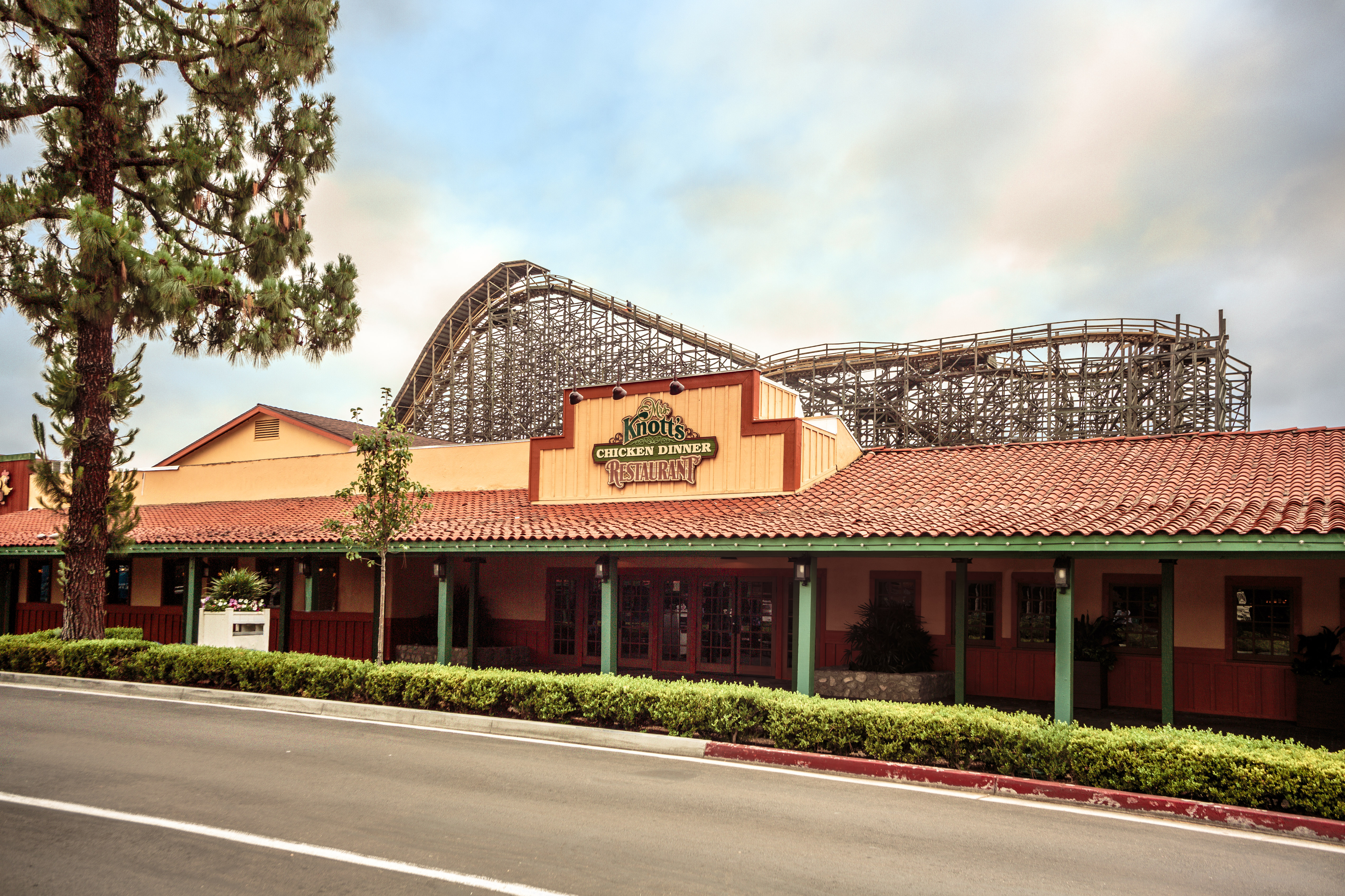 Mrs. Knott's Chicken Dinner Restaurant to celebrate 90 yummy years - Vimarsana News