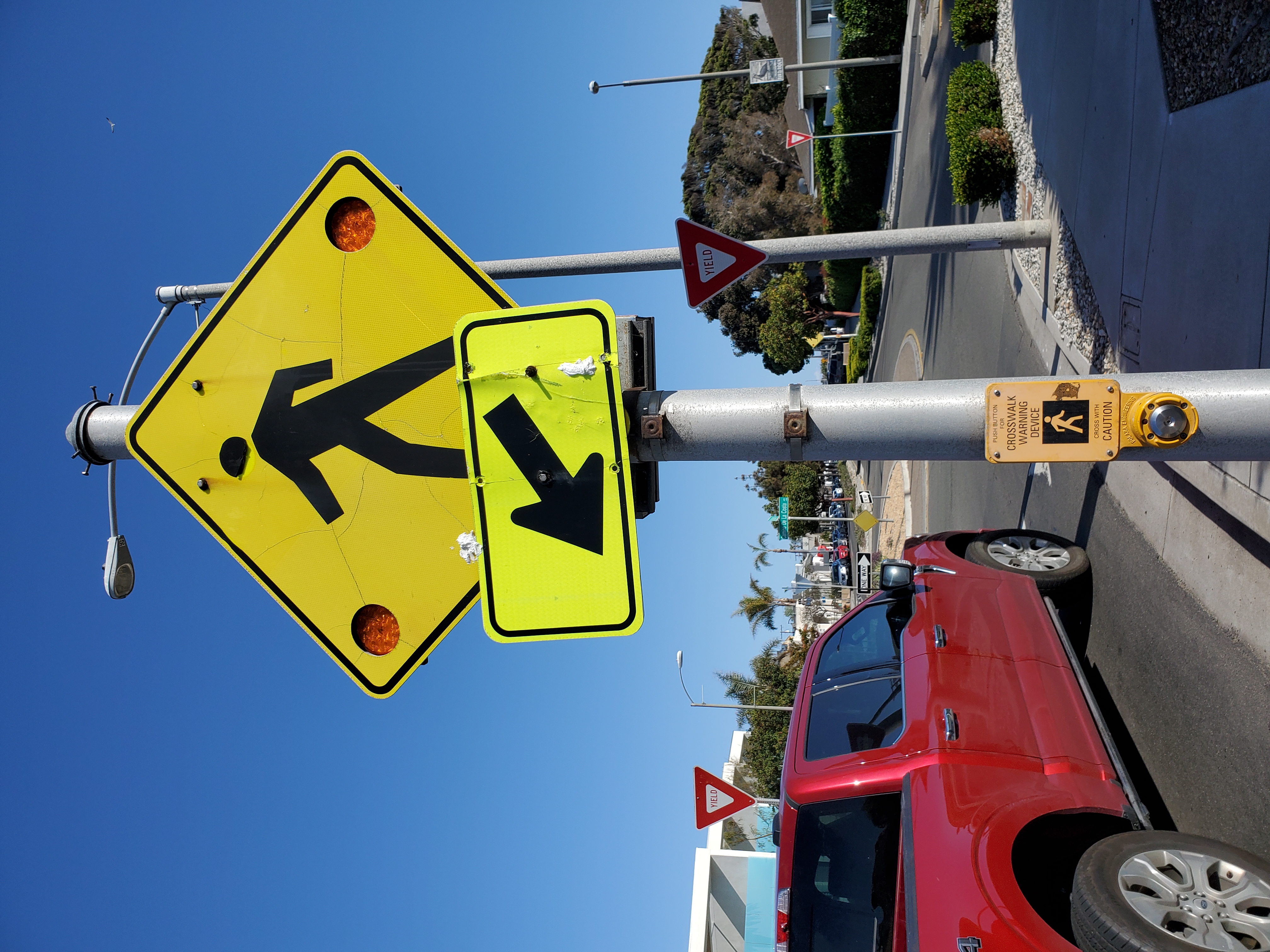 Bird Rock board applies for $50,000 to replace pedestrian-activated crossings on La Jolla Boulevard - Vimarsana News