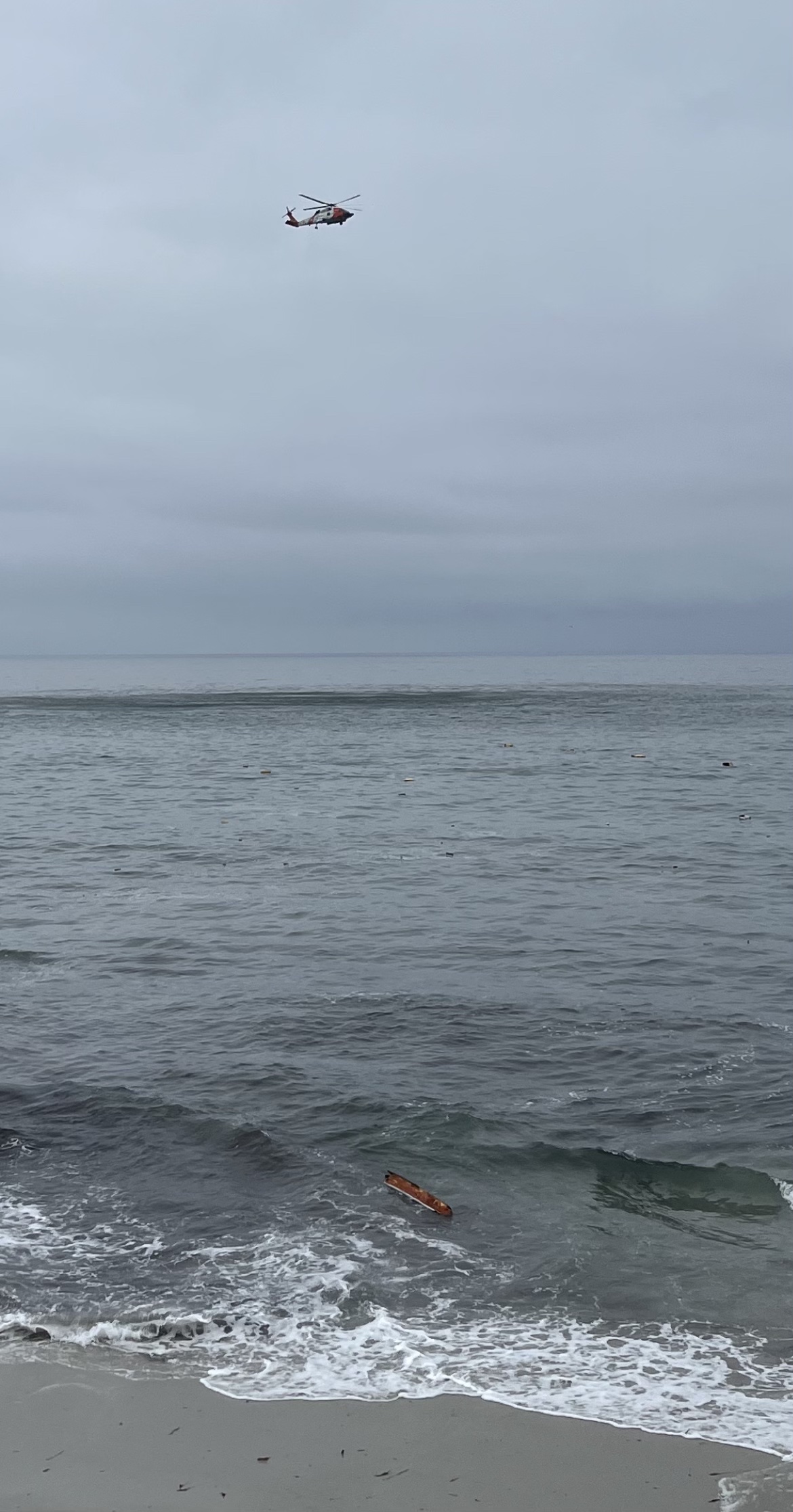 Videos: Boat pieces wash ashore at Windansea in La Jolla - Vimarsana News
