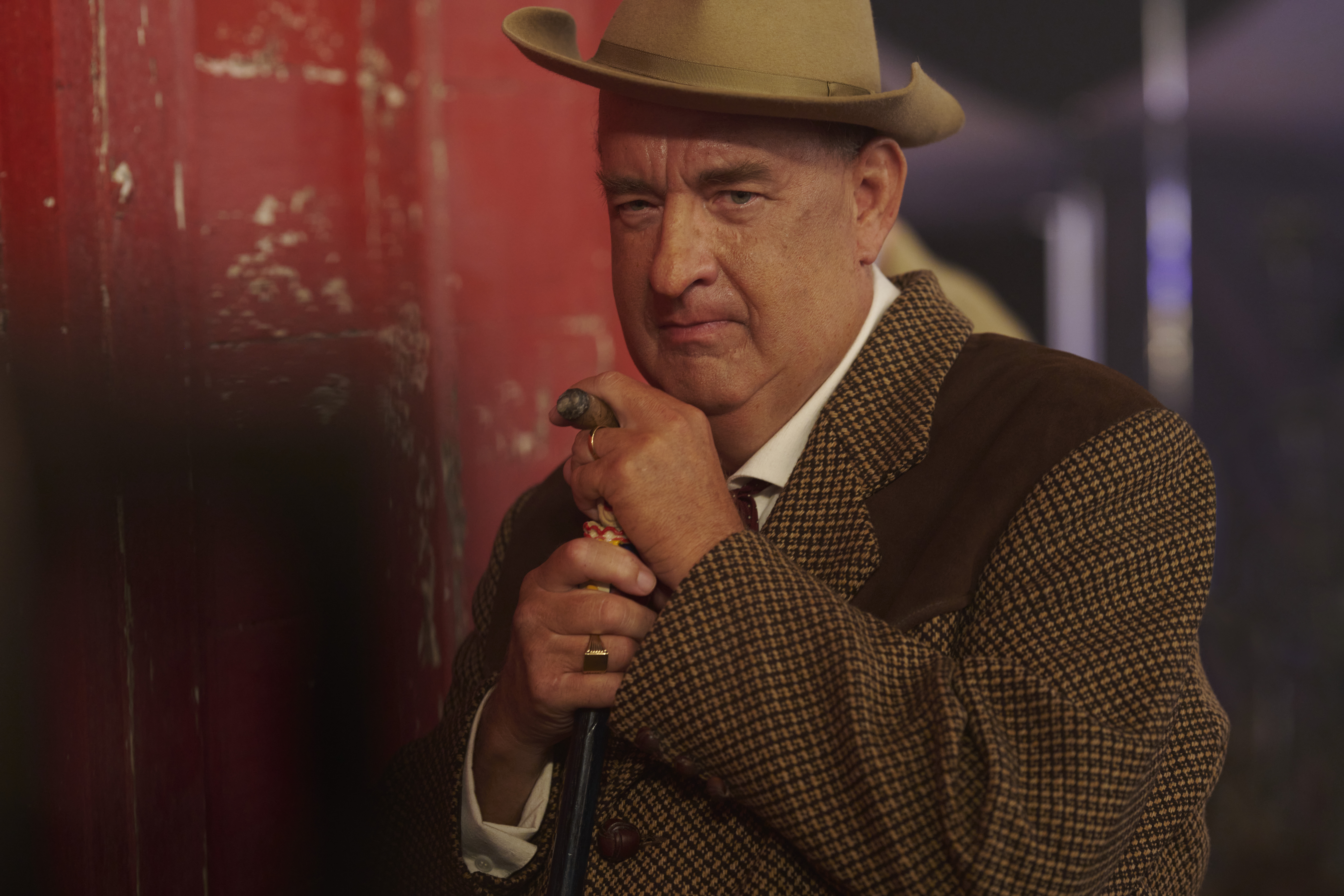 Tom Hanks in 'Elvis' is a career worst. Here's why it's shocking - Vimarsana News