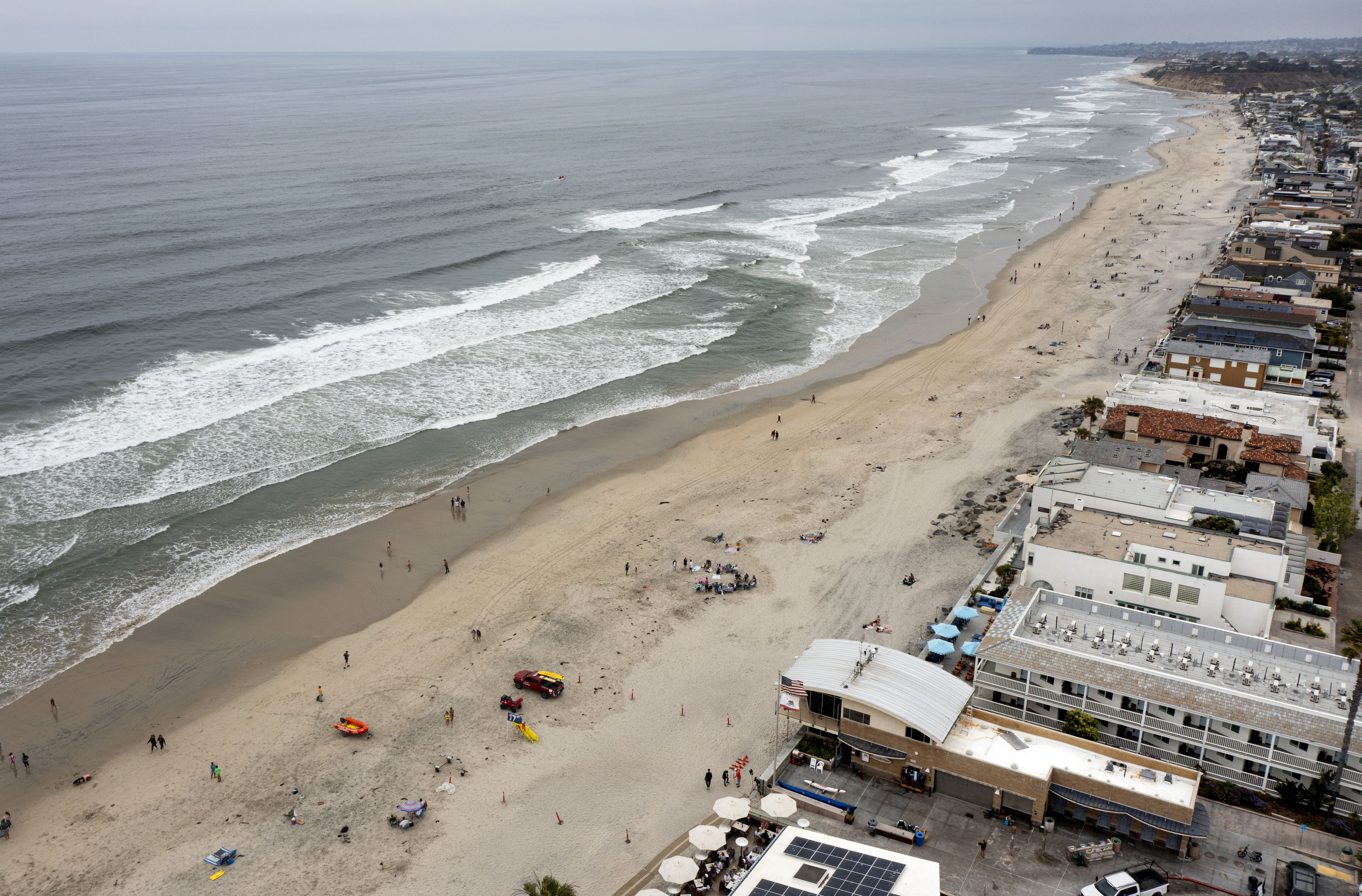 Del Mar rescuer recounts pulling swimmer out after shark bite - The San Diego Union-Tribune - Vimarsana News