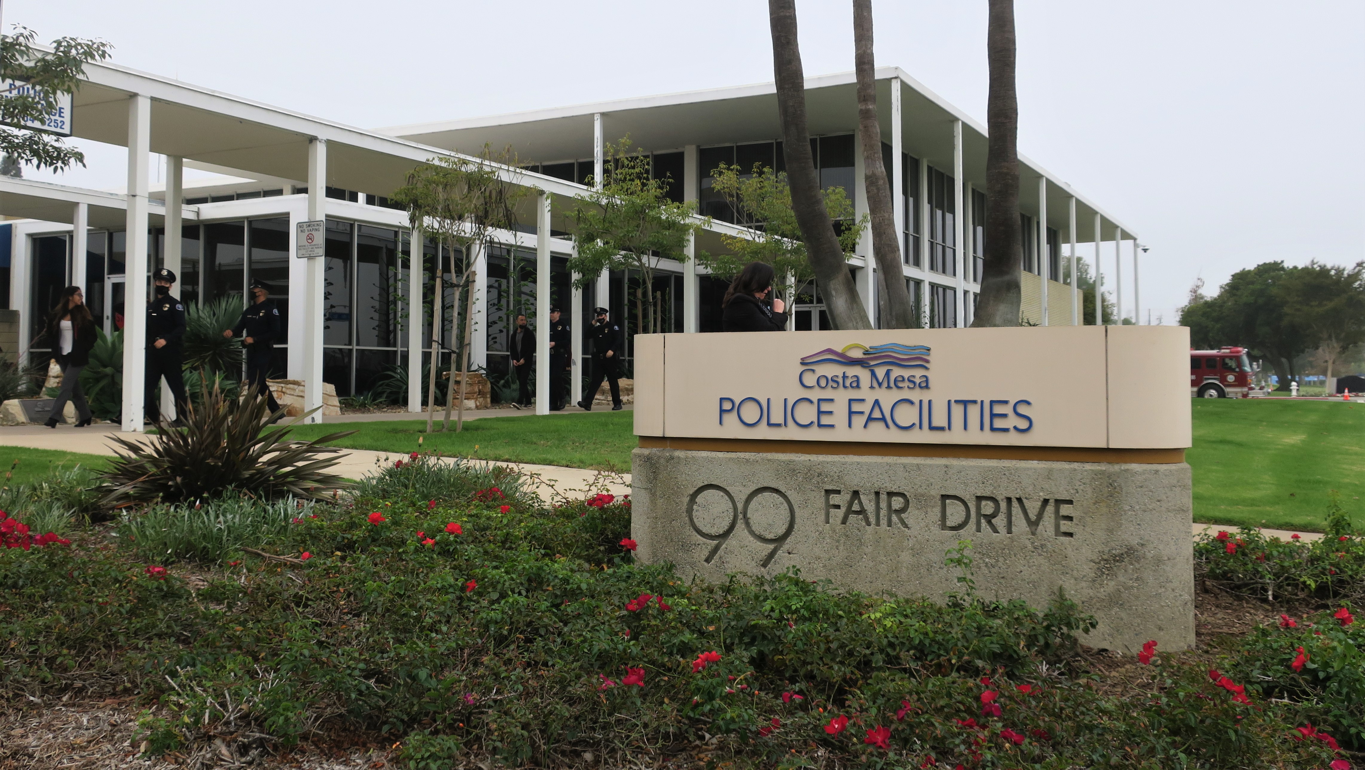 Suspect surrenders in Costa Mesa shooting that killed 1, injured 4 - Vimarsana News
