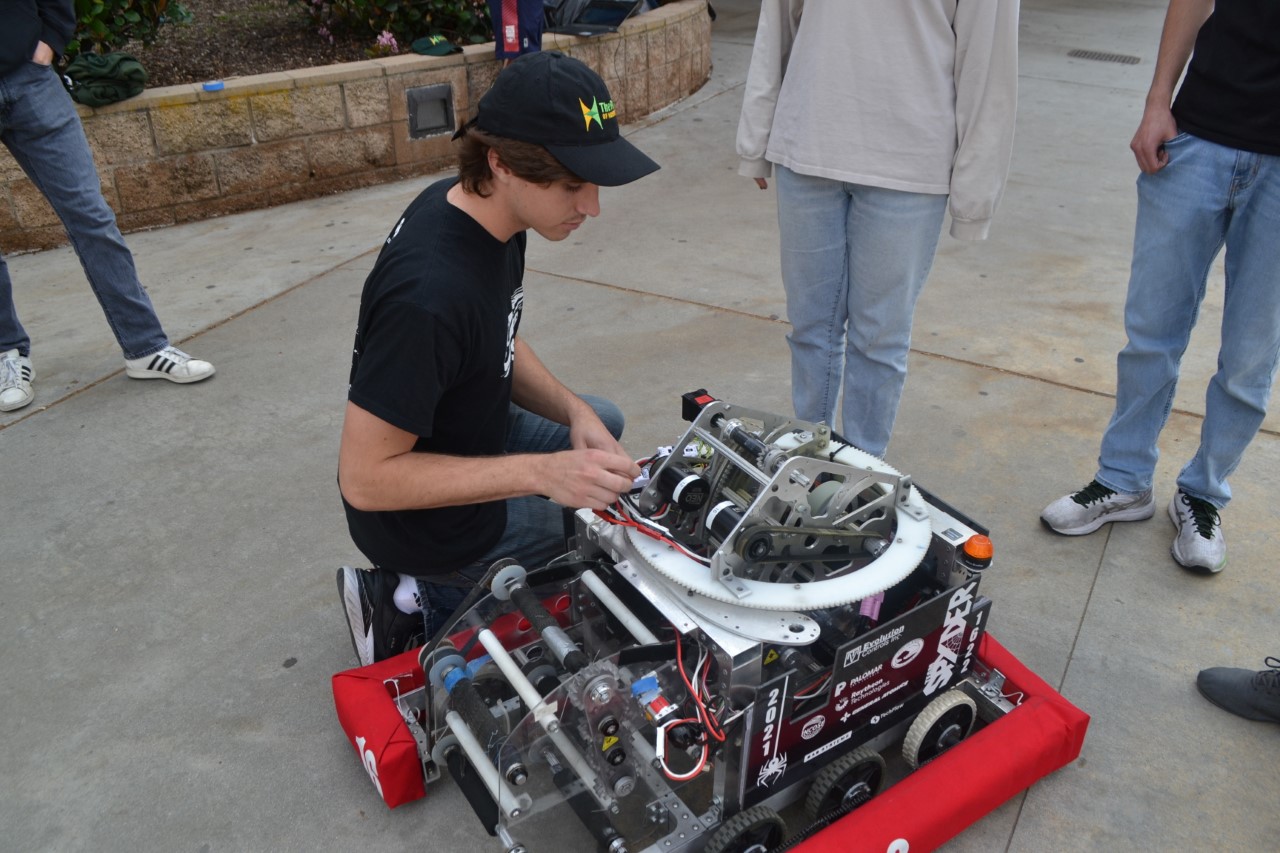 Poway High's Team Spyder 1622 is about more than robots - Vimarsana News