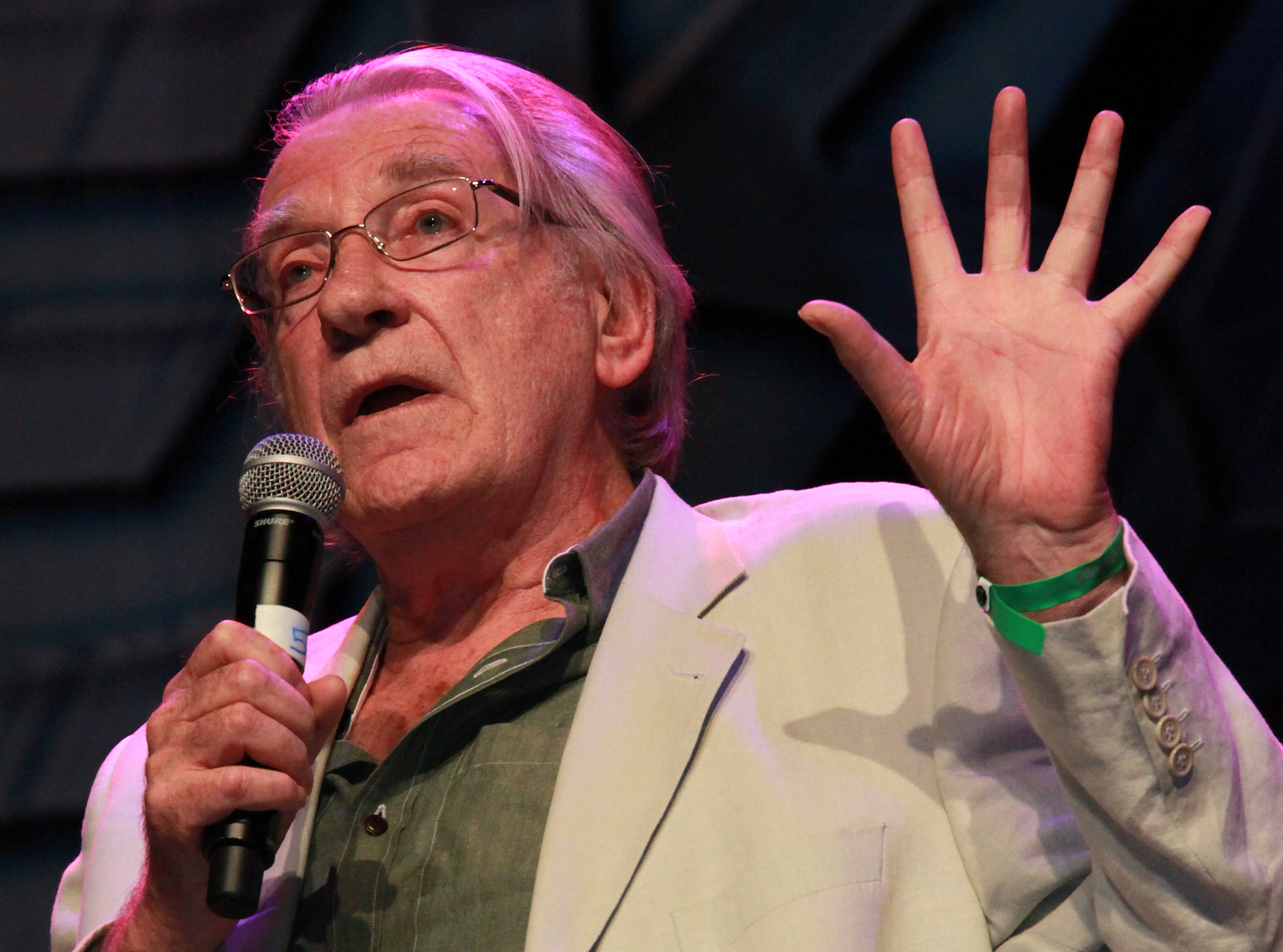 Prolific British actor David Warner, a frequent onscreen villain, dies at 80 - Vimarsana News