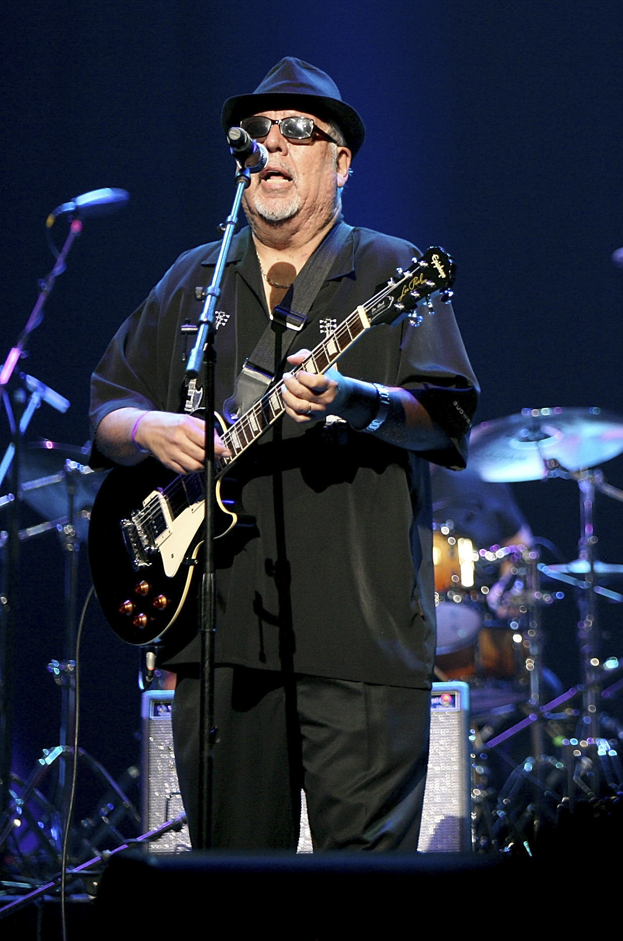 Rudy Salas, cofounder of mainstay Chicano R&B band Tierra, dies at 71 - Vimarsana News