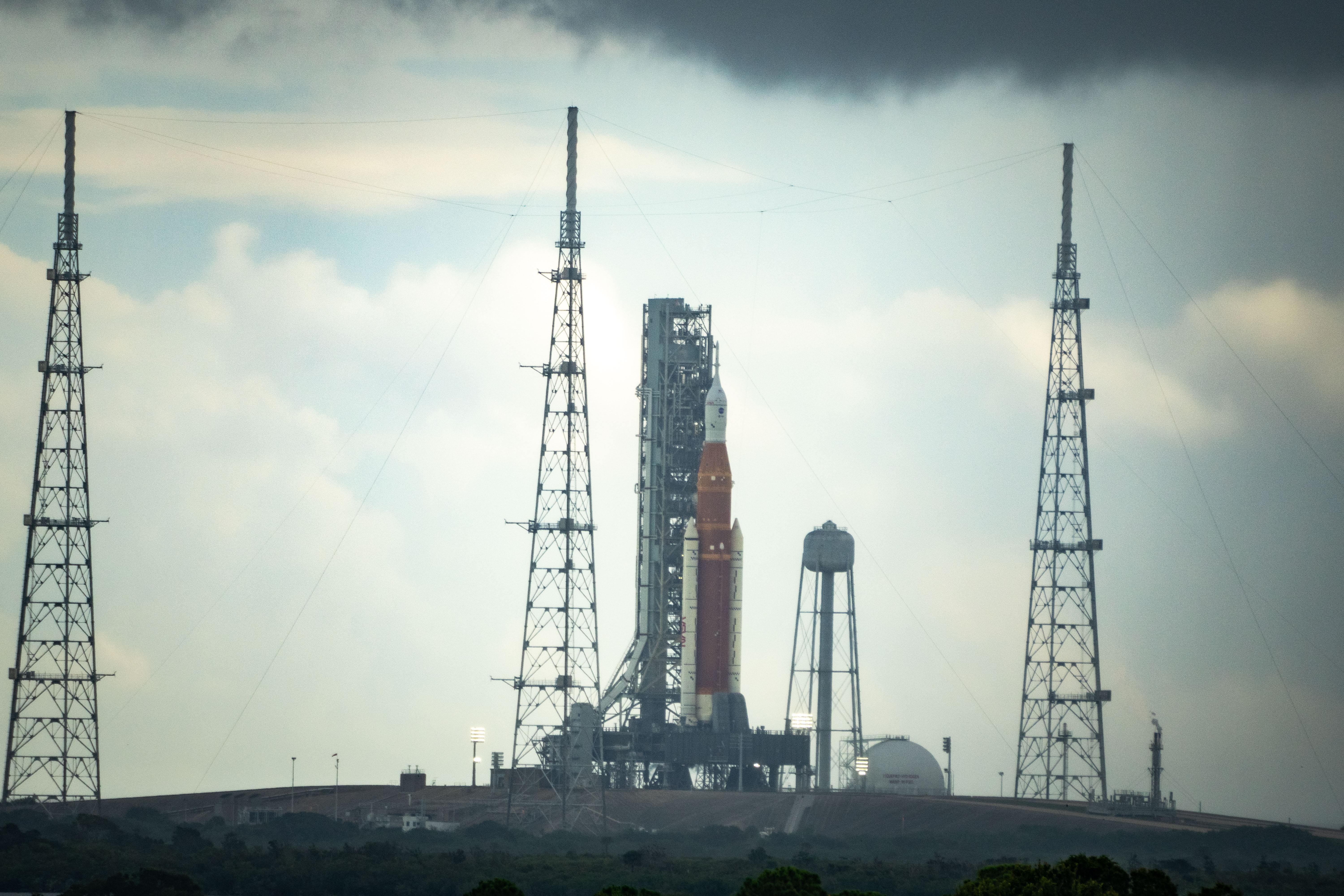 NASA aims for the moon, again, with Saturday launch - Vimarsana News