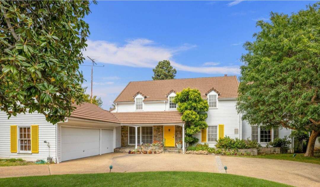 Betty White's Brentwood home sells for $10.678 million - Vimarsana News