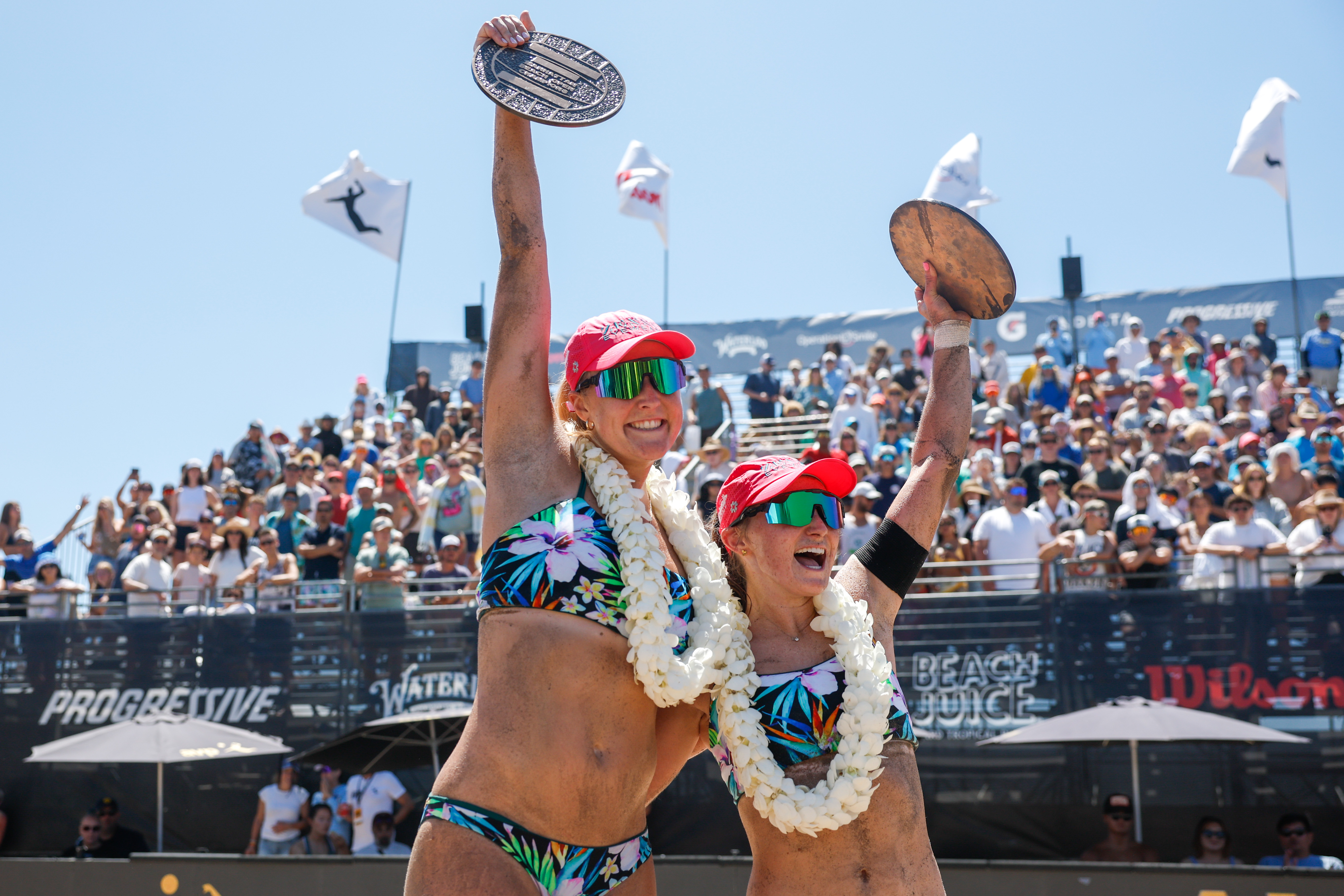 Taryn Brasher e Kristen Cruz ganham três turfeiras no Manhattan Beach Open
