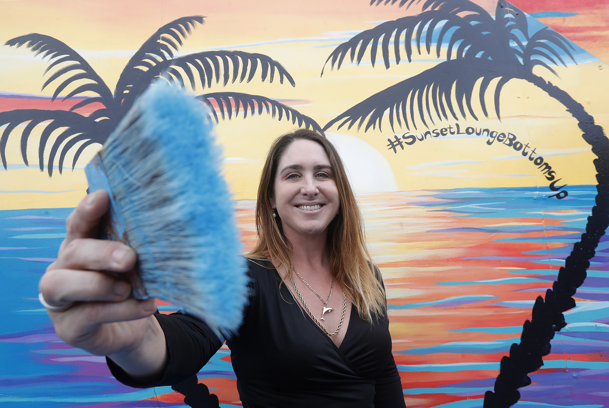 'Melissa Murals' uses hometown of Huntington Beach as her canvas - Vimarsana News