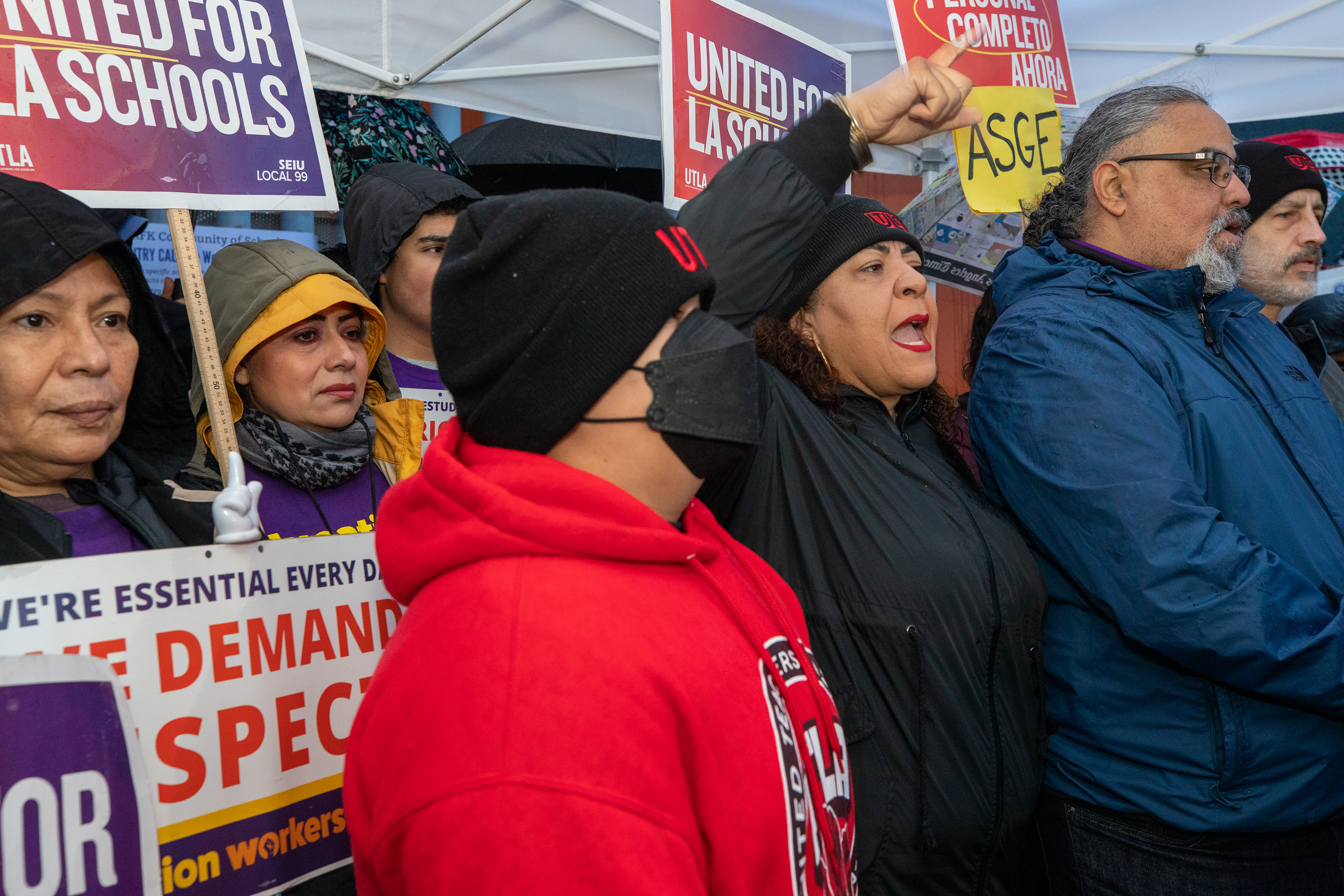 Opinion: LAUSD strike is hell on families, but workers had no choice - Vimarsana News
