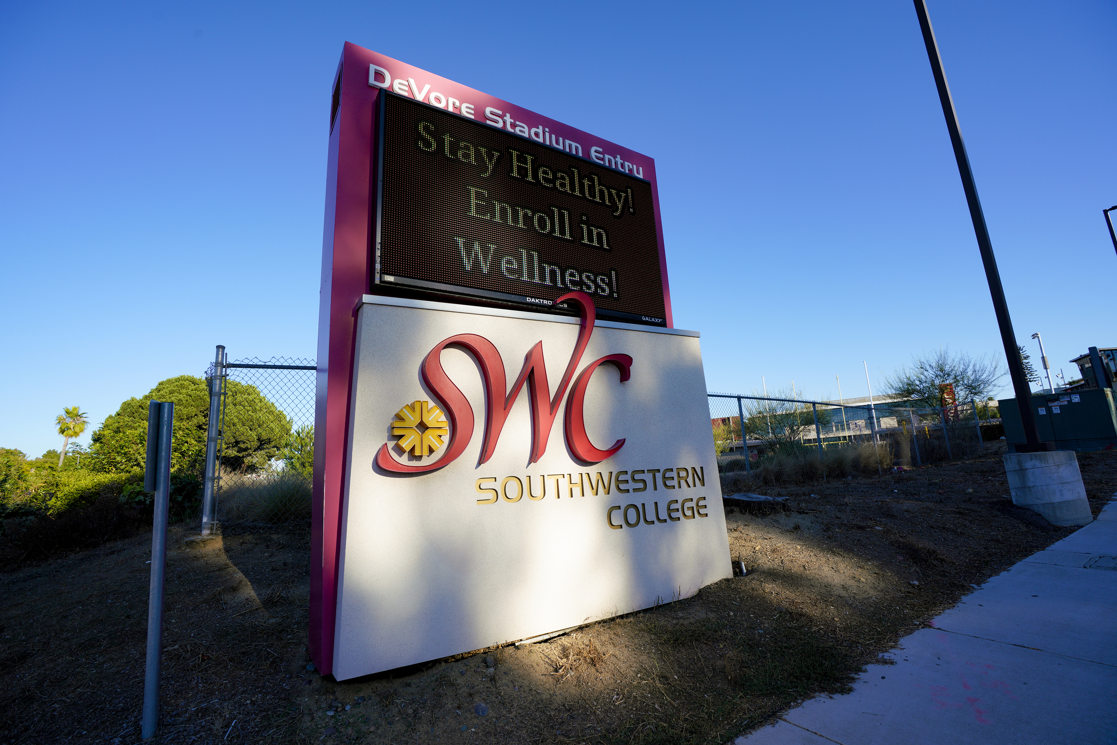 Southwestern College extends superintendent's contract through 2026 - Vimarsana News
