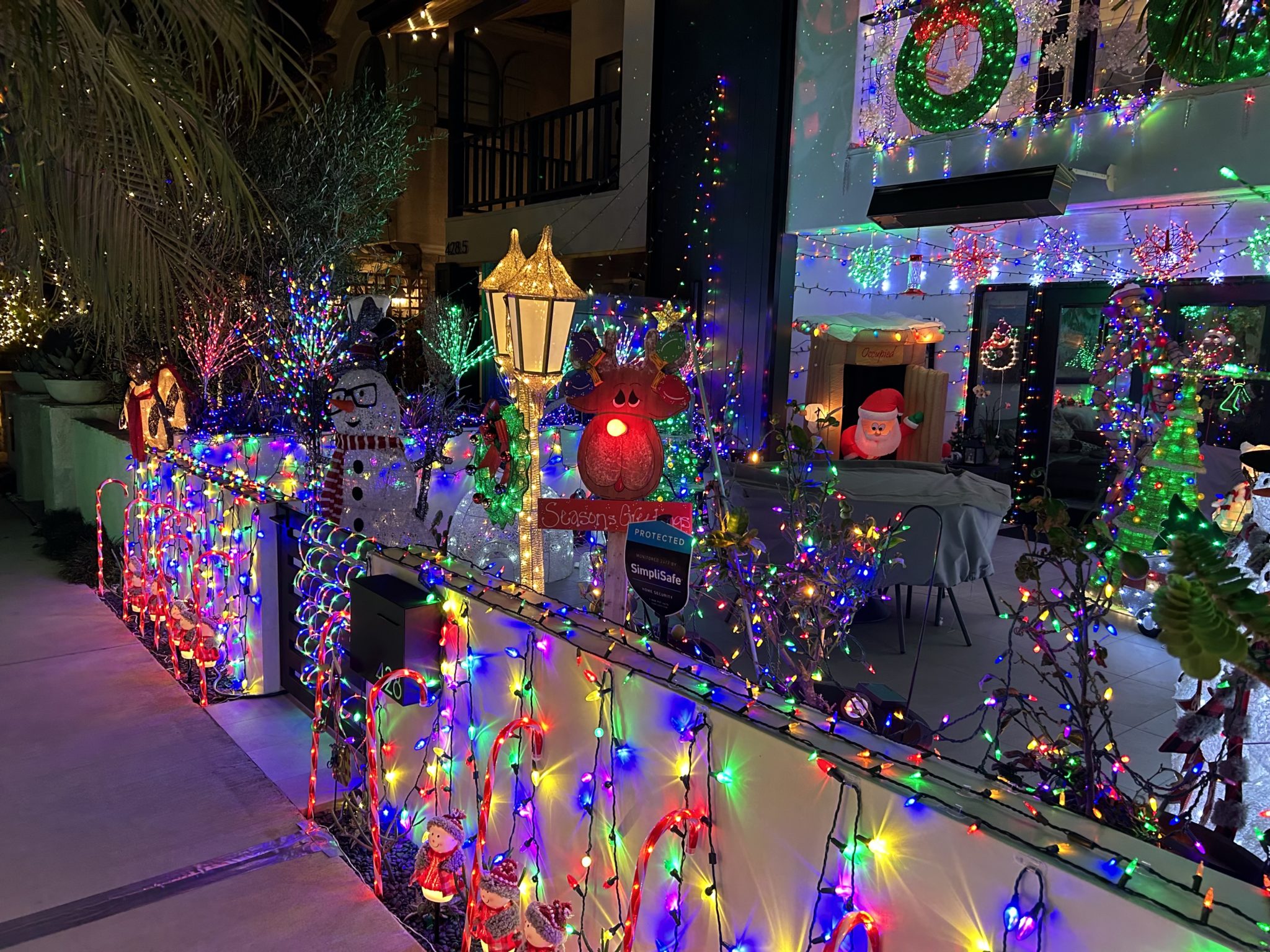 Around Town: Corona del Mar home lighting contest winners named - Vimarsana News