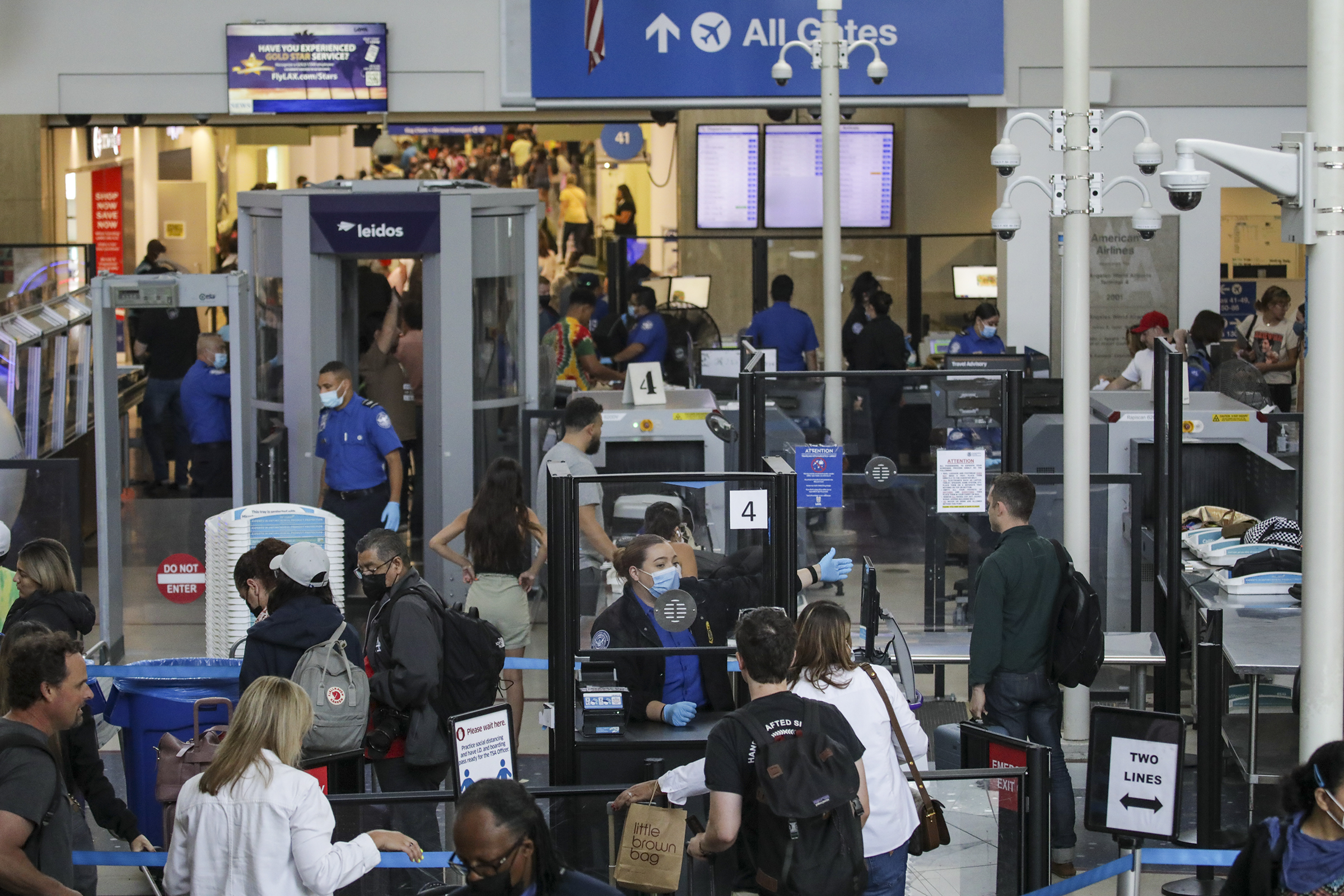 COVID outbreaks hit TSA, American and Southwest airlines at LAX - Vimarsana News