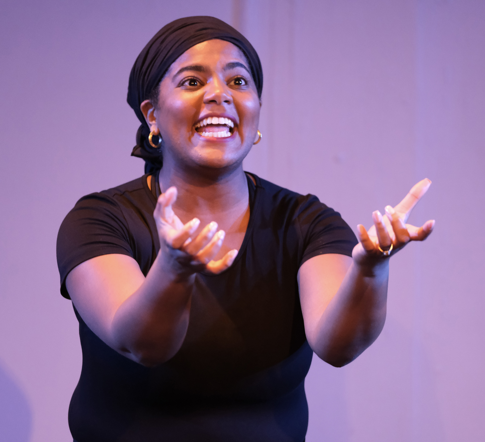 Review: Actor Kandace Crystal sparkles in multifaceted performance of Charlayne Woodard's 'Neat' - Vimarsana News