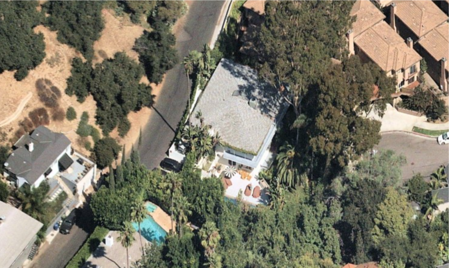Cara Delevingne lists Studio City home after buying bigger one - Vimarsana News
