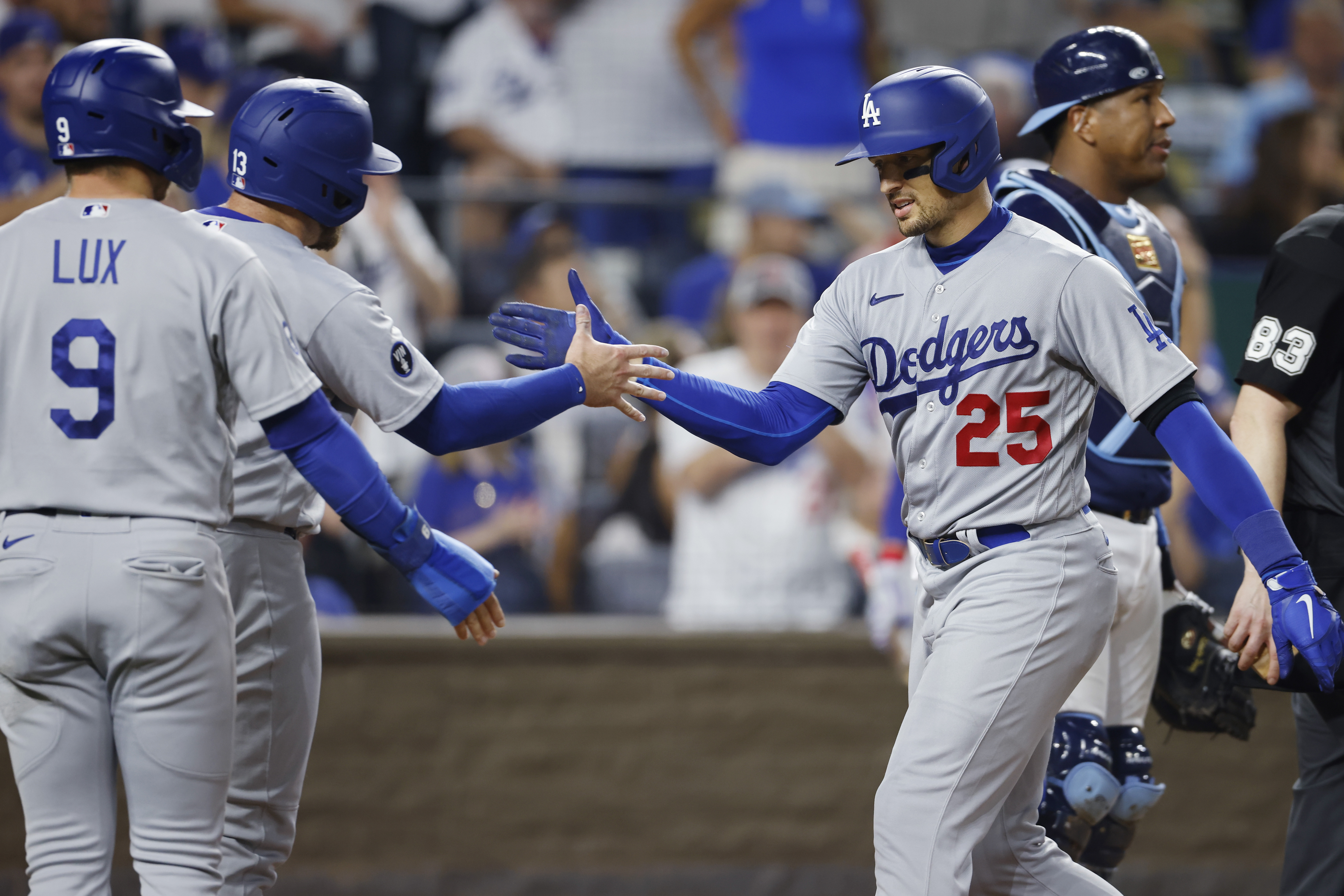 tony gonsolin flirts with perfection as dodgers turn winning streak up to 11
