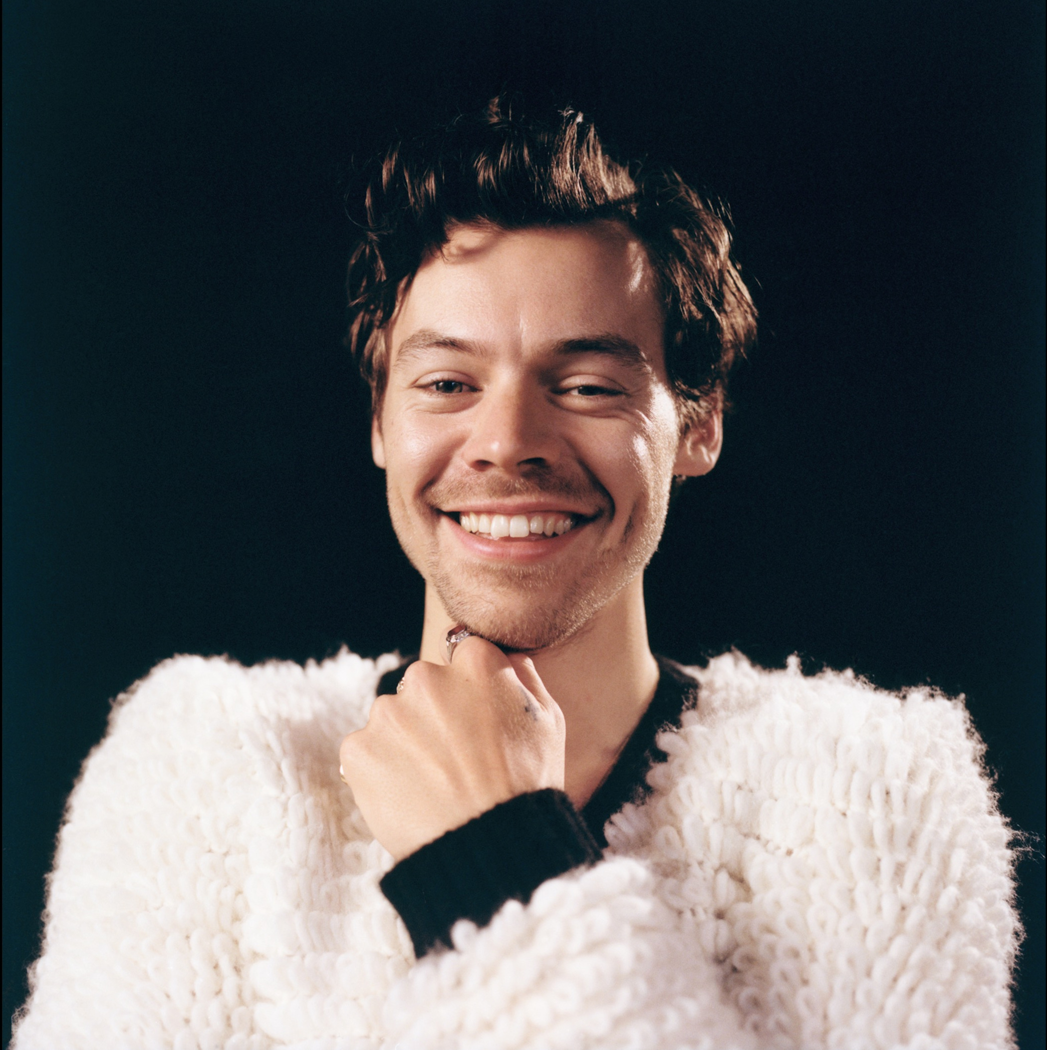 Harry Styles: Perfect boyfriend, pop star on 'Harry's House' - Vimarsana News