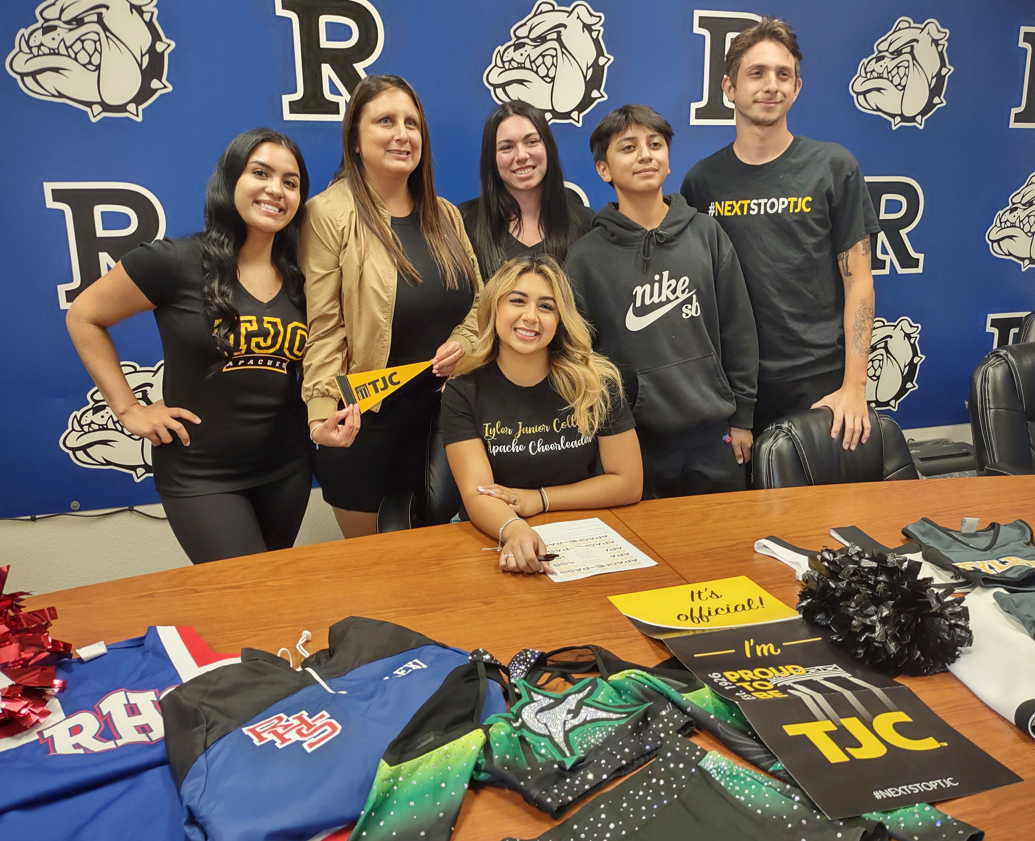 Ramona High senior Alexis Estrada awarded athletic scholarship to cheer at Texas college - Vimarsana News