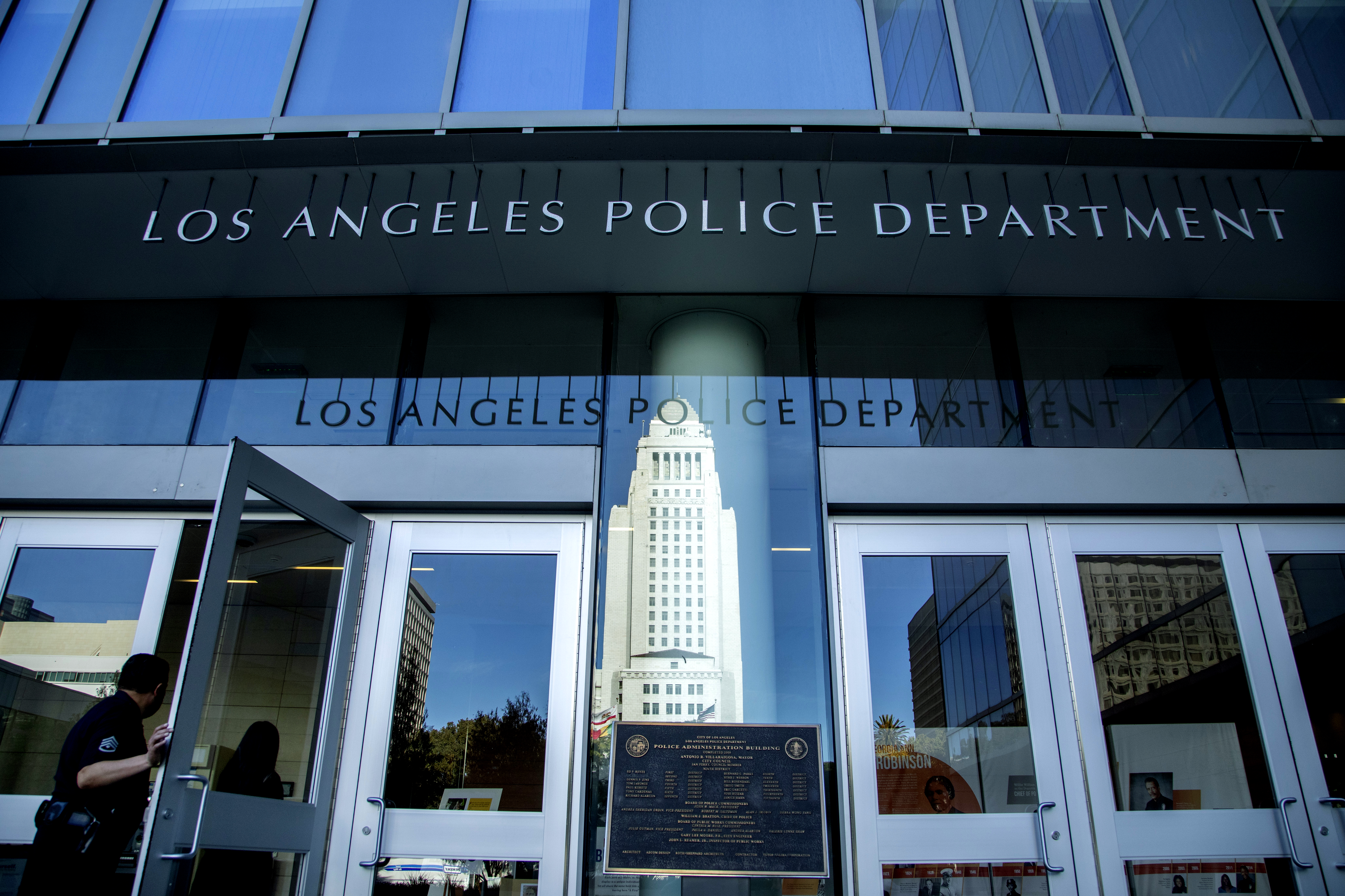 LAPD officer caught saying 'happy hunting' before fatal shooting gets 2-day suspension - Vimarsana News