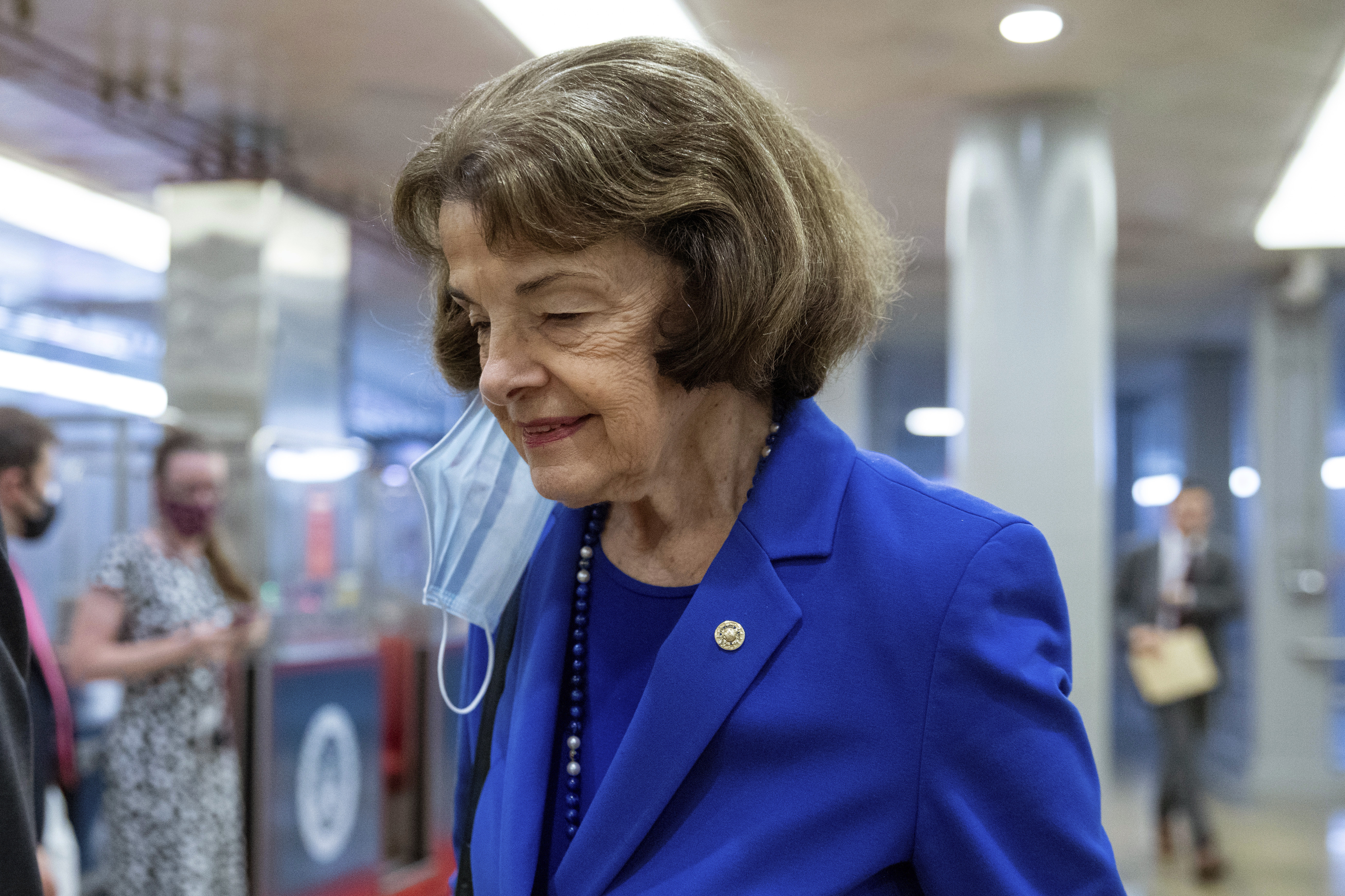 Poll shows all-time low approval for Calif. Sen. Dianne Feinstein - Vimarsana News