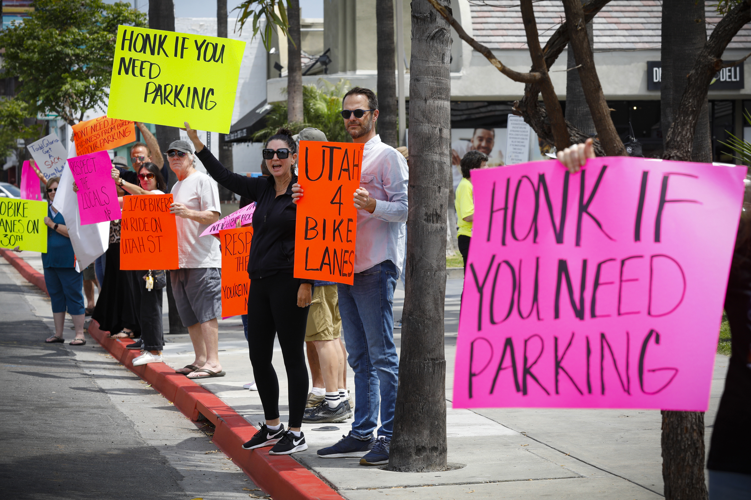 North Park businesses, residents decry newly painted red curbs for bike lanes - Vimarsana News