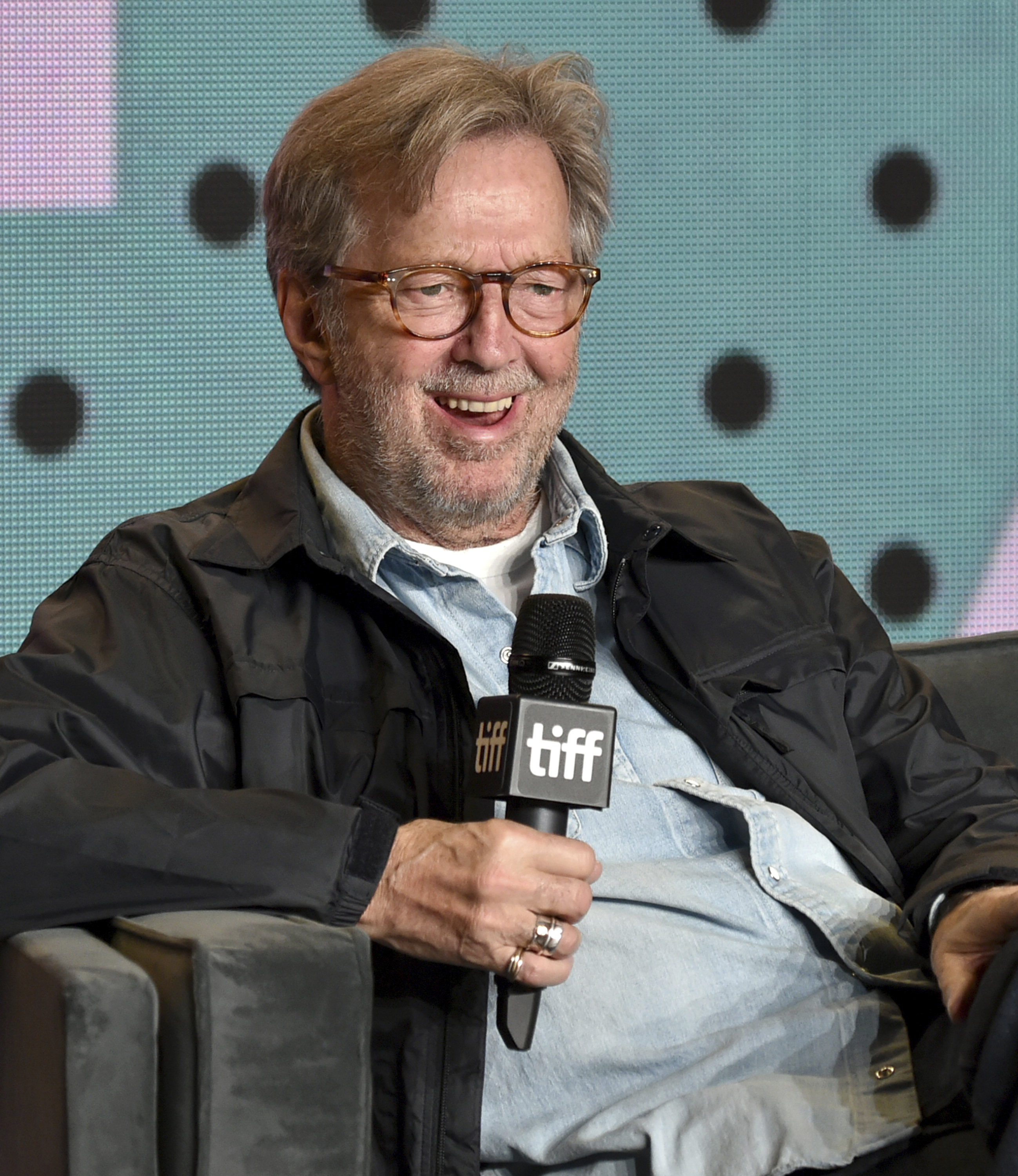 Eric Clapton calls COVID-19 vaccine experience 'disastrous' - Vimarsana News