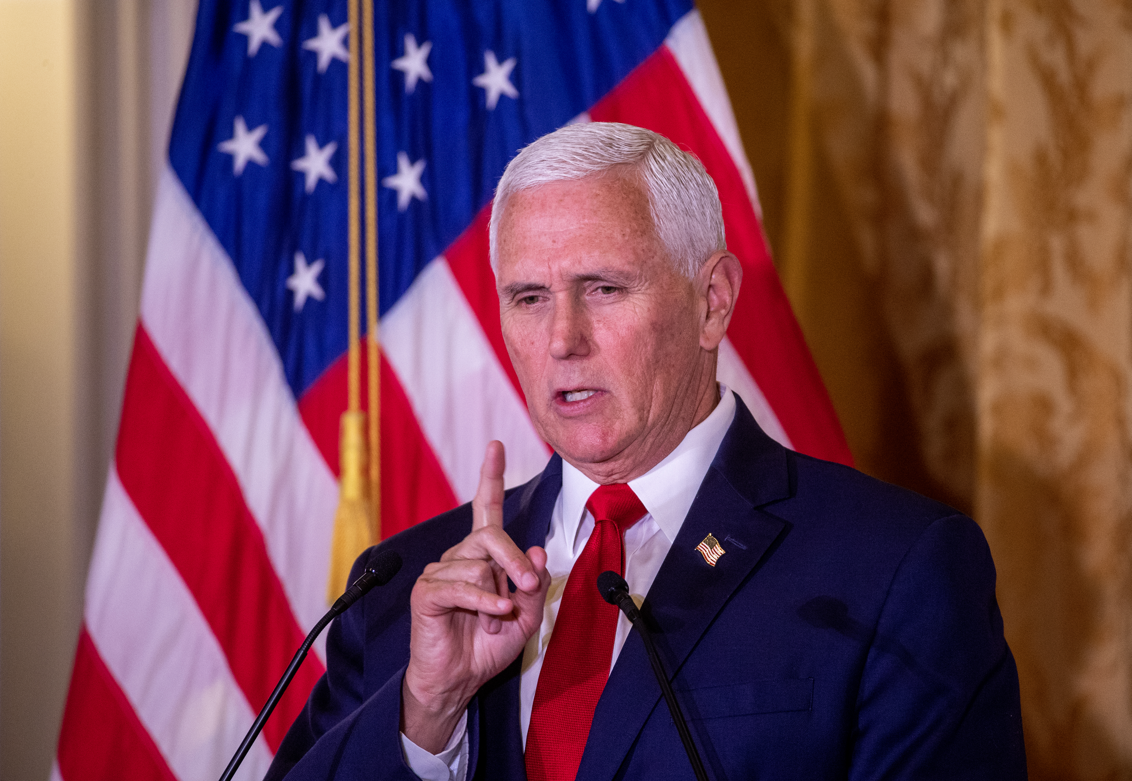Potential GOP presidential candidate Mike Pence urges continued American aide to Ukraine in O.C. speech - Vimarsana News