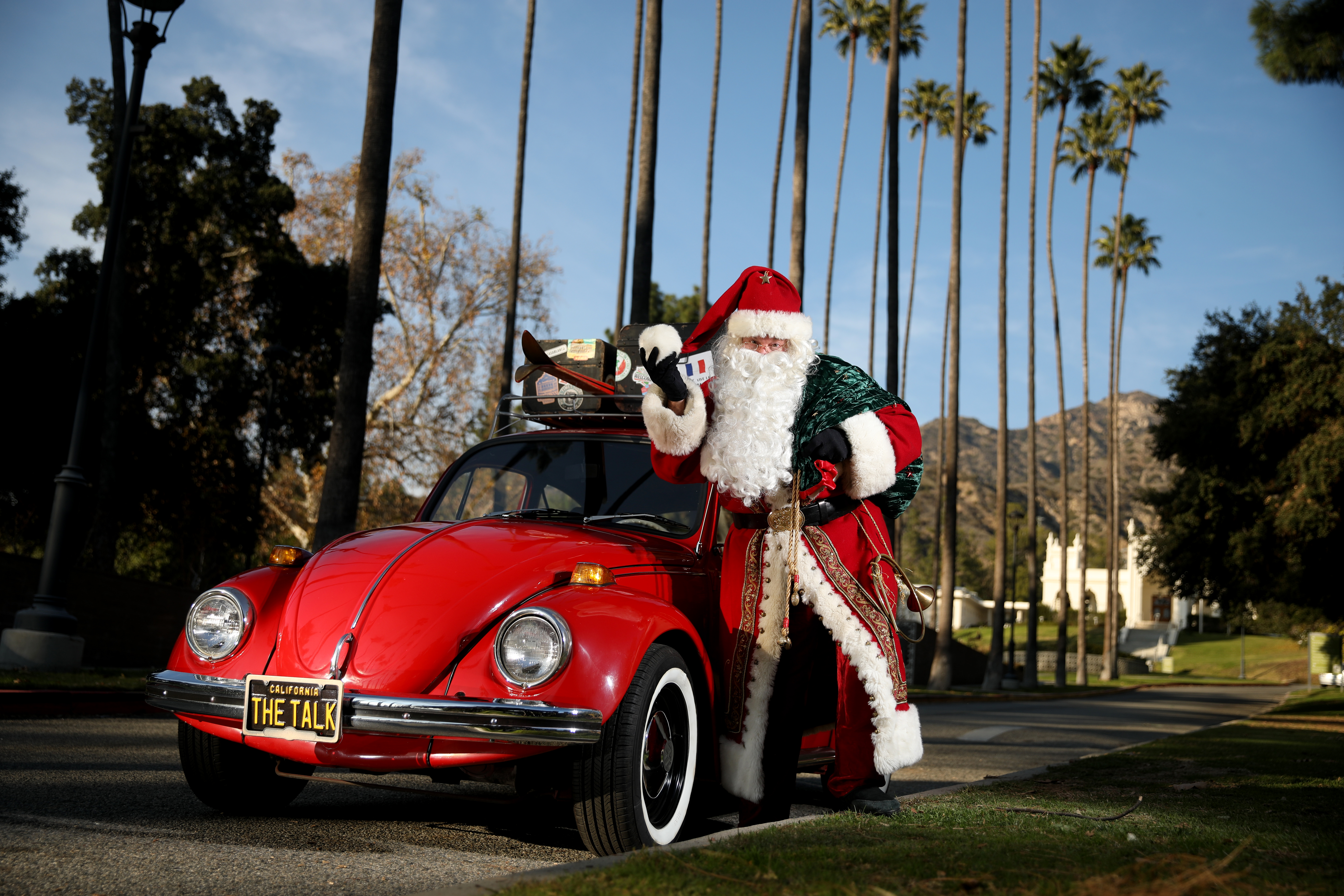 A Hollywood set decorator and Santa-for-hire tells all - Vimarsana News