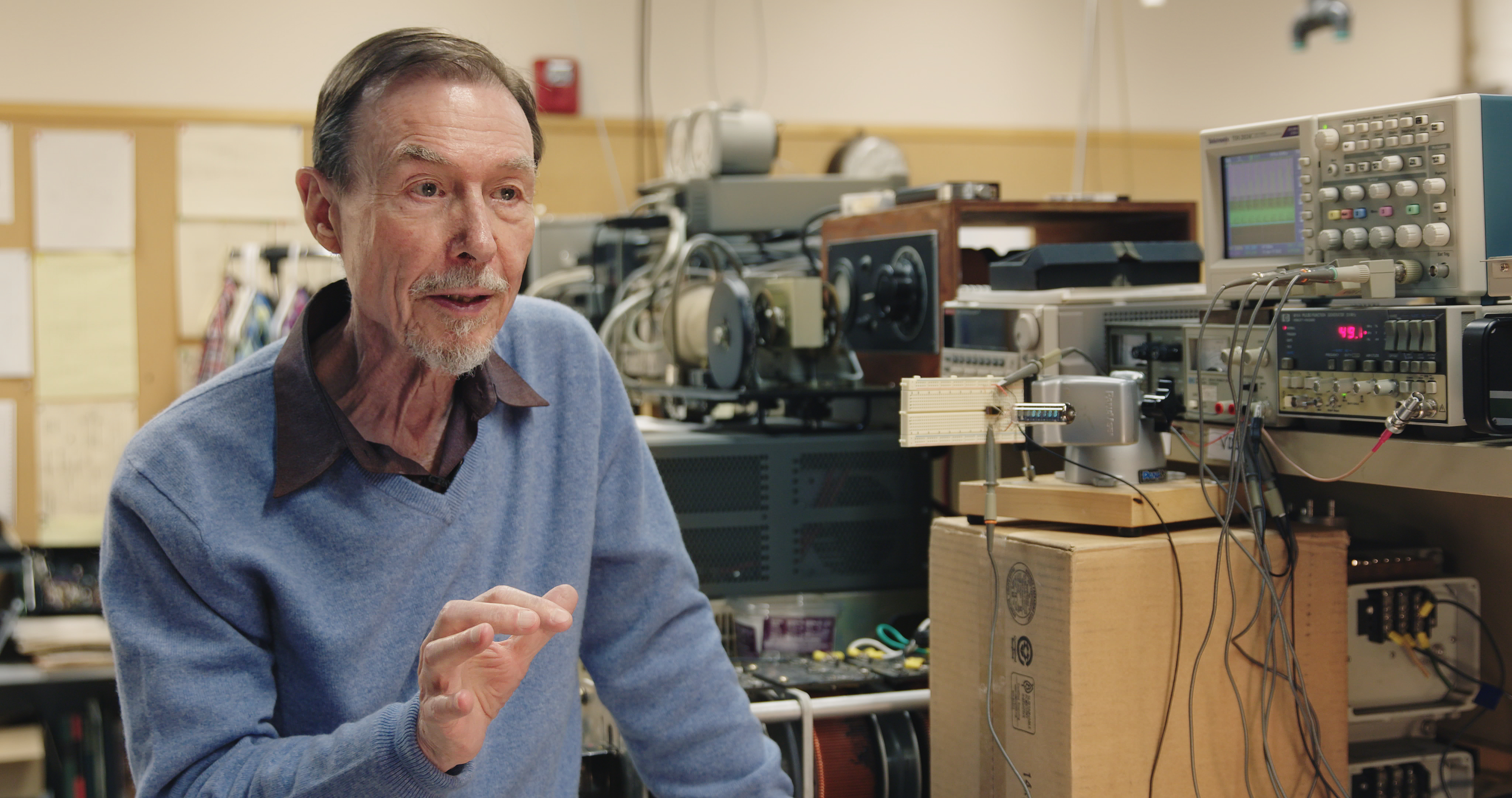 Q&A: Carver Mead revolutionized computers. Can he do the same for physics? - Vimarsana News