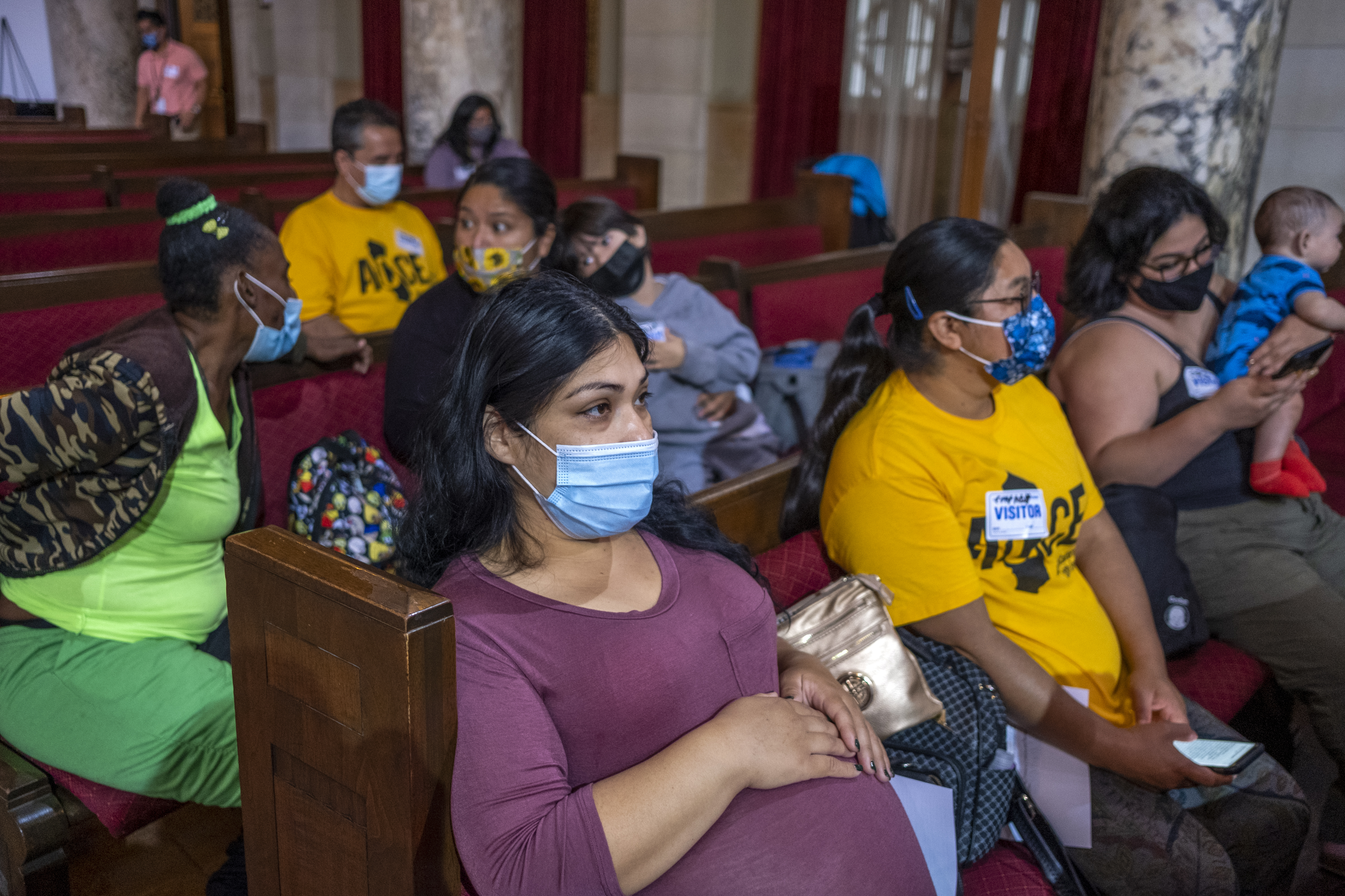 Mold, plumbing problems persist at South L.A. apartment complex as city pledges action - Vimarsana News