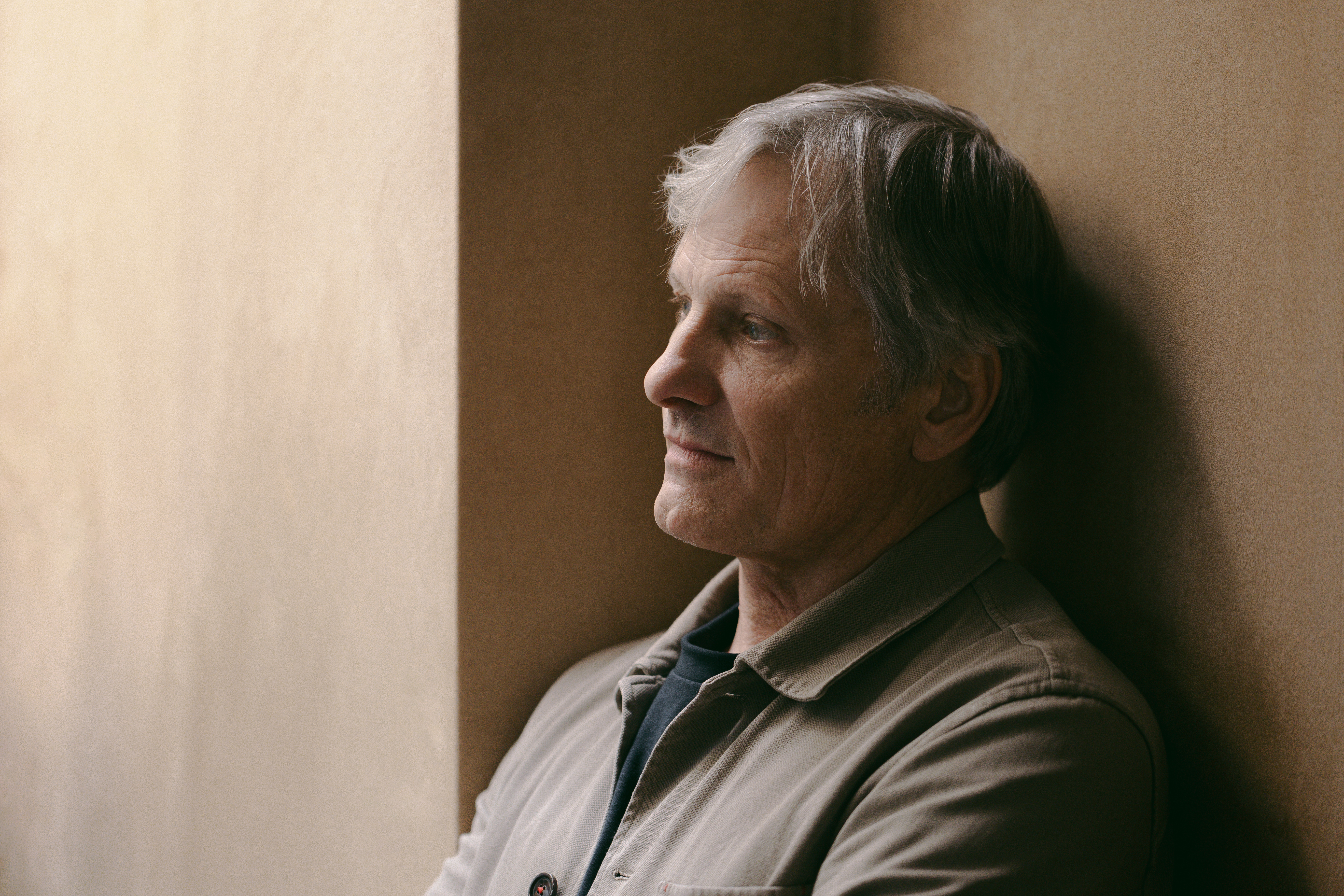 Viggo Mortensen's music background is a saga in itself - Vimarsana News