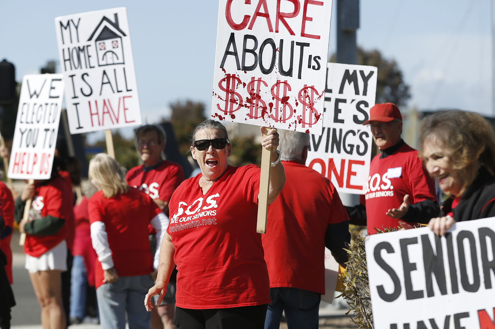 Frustrated Huntington Beach mobile home owners continue to seek answers - Vimarsana News