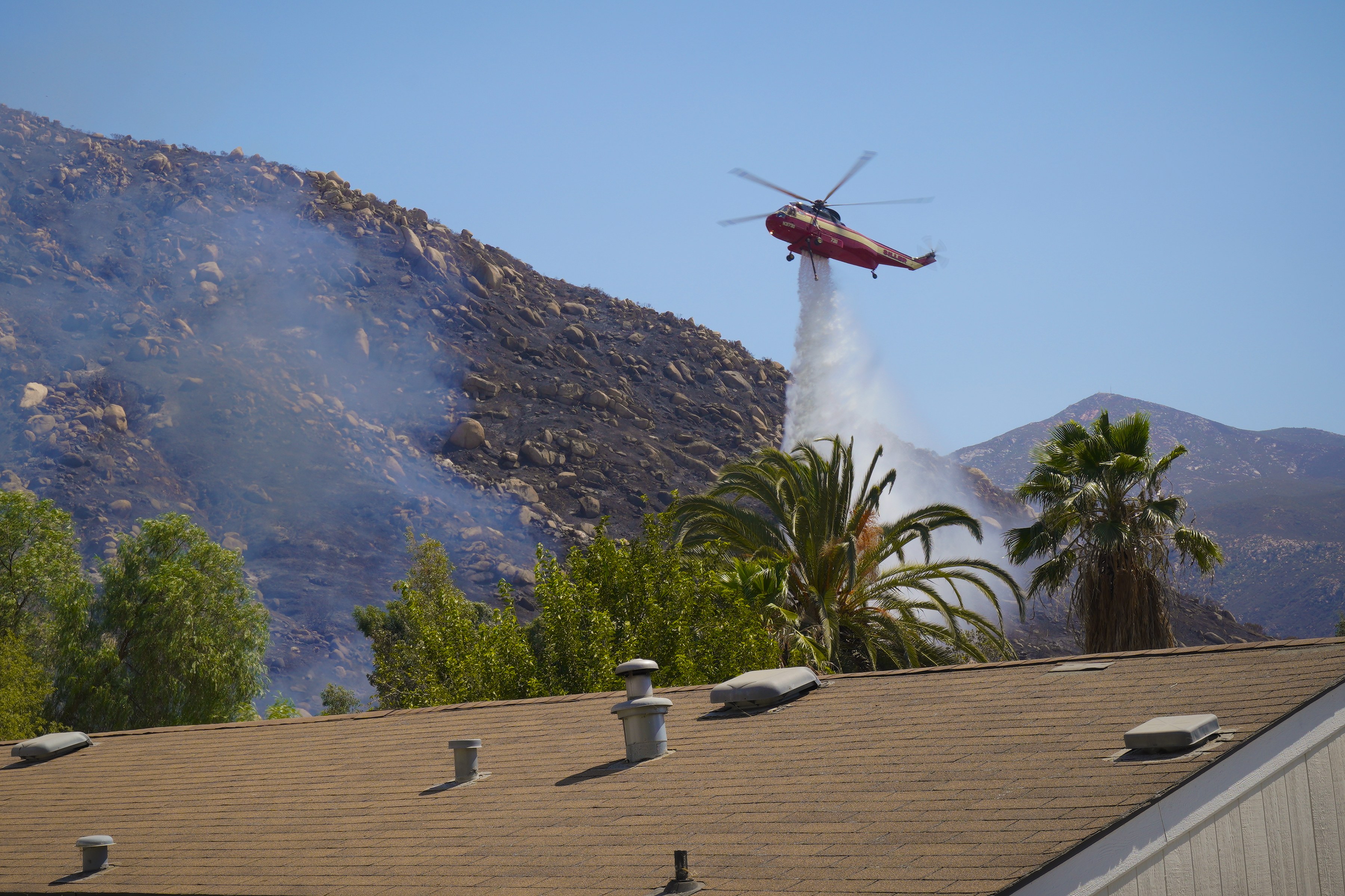 Firefighters hold East County wildfire to 4,400 acres; containment grows to 20 percent - Vimarsana News