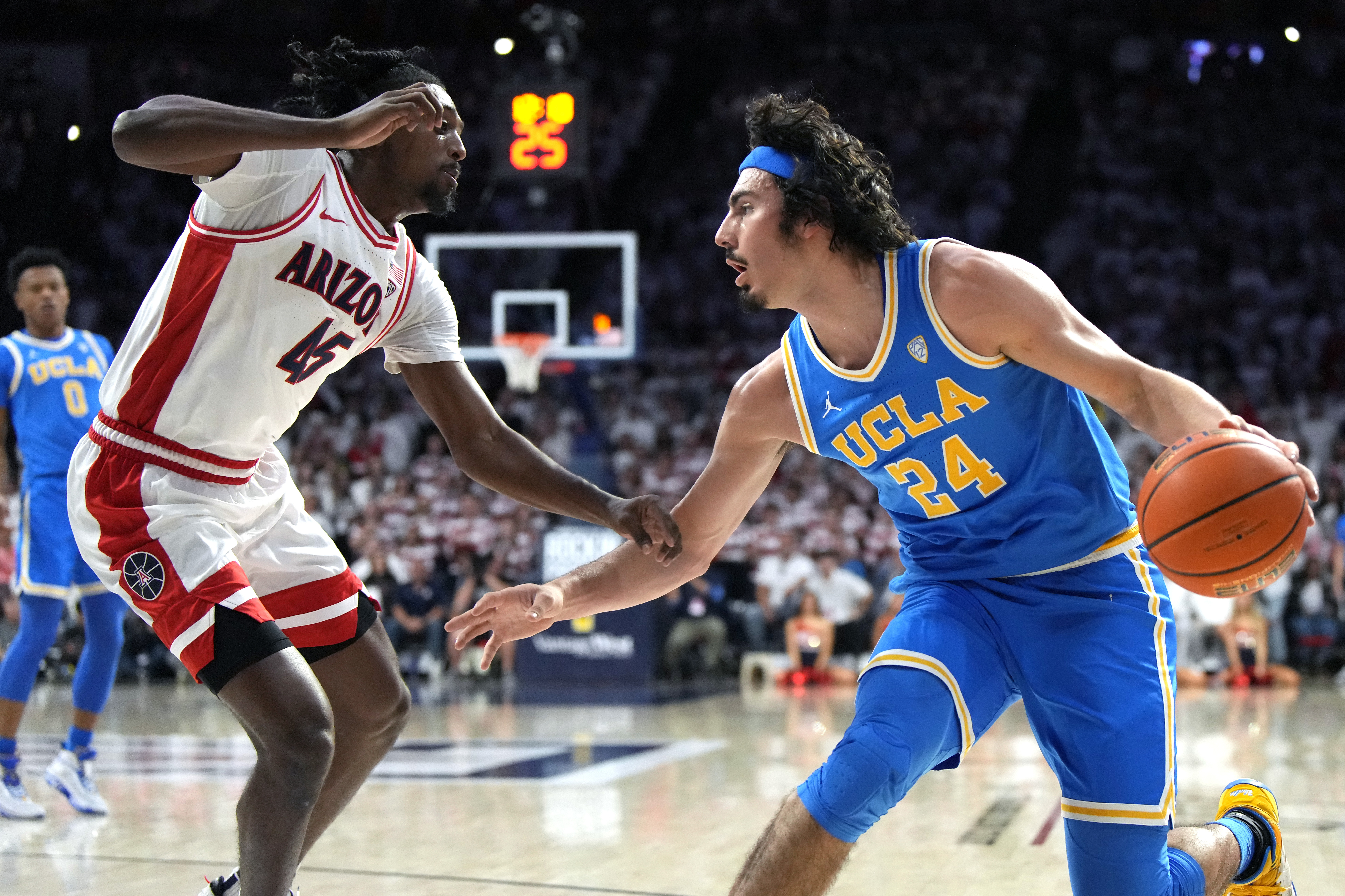 UCLA rally falls short at Arizona as 14-game win streak ends - Vimarsana News