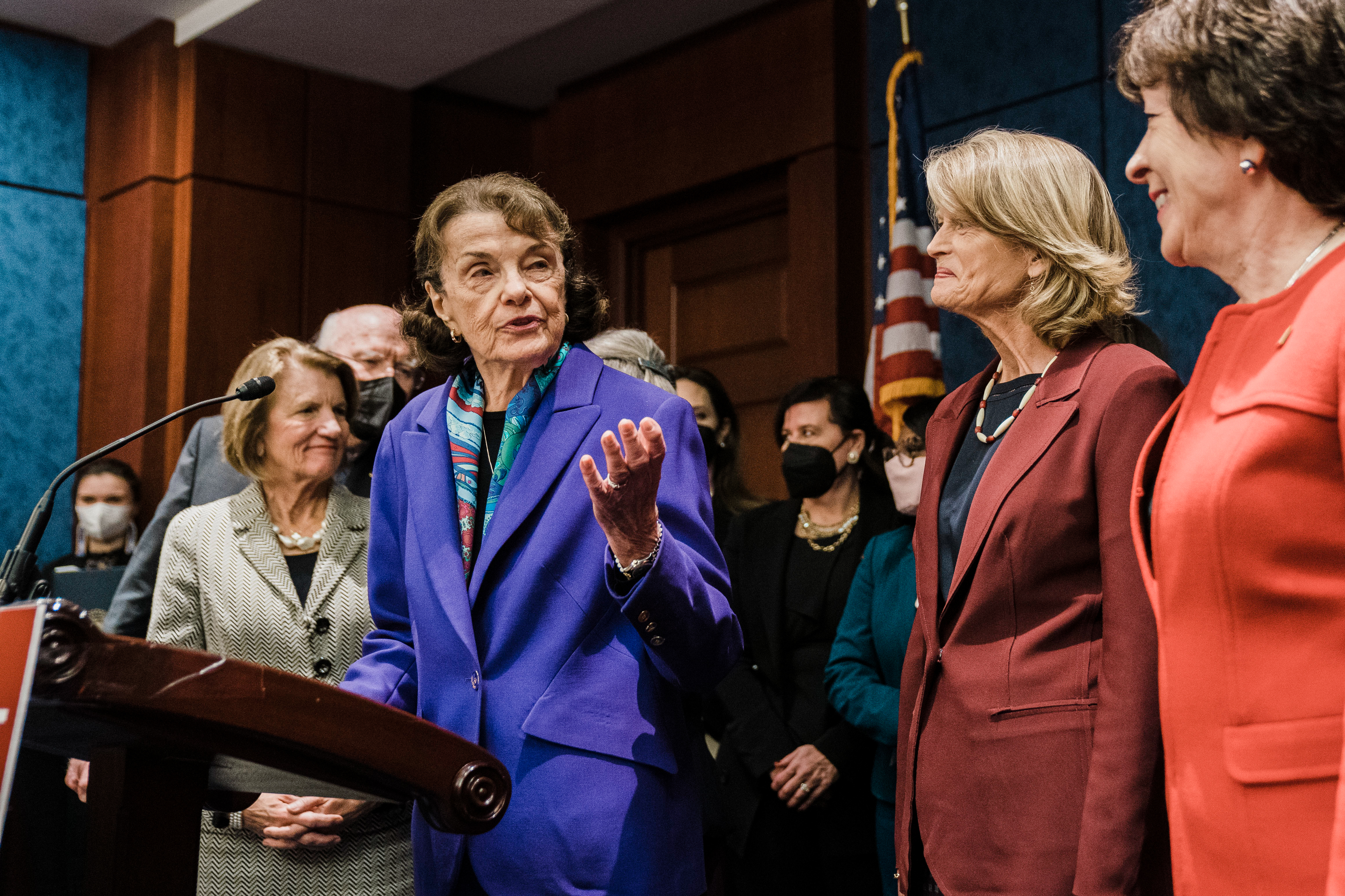 Poll shows all-time low approval for Calif. Sen. Dianne Feinstein - The San Diego Union-Tribune - Vimarsana News